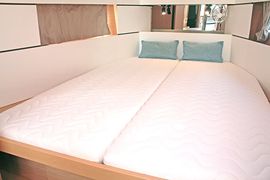 Oceanis 38.1 - photo 9