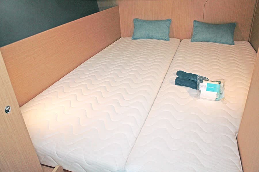 Oceanis 38.1 - photo 21