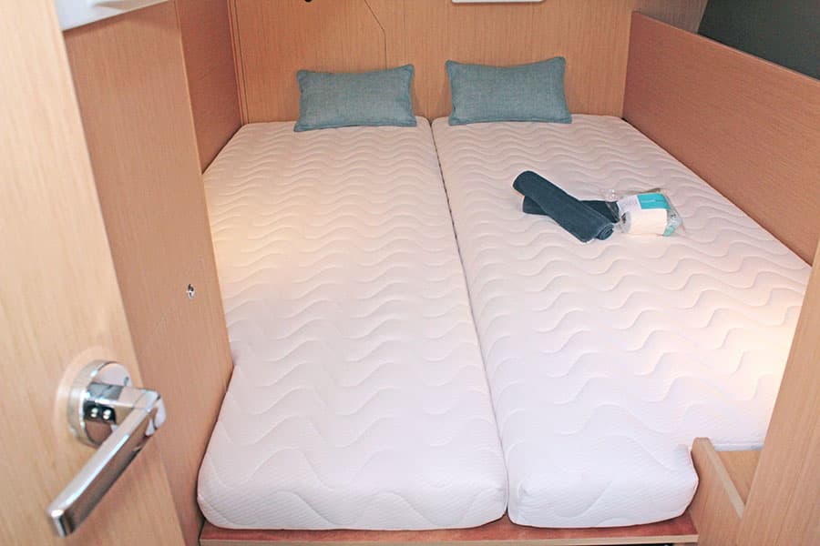 Oceanis 38.1 - photo 15