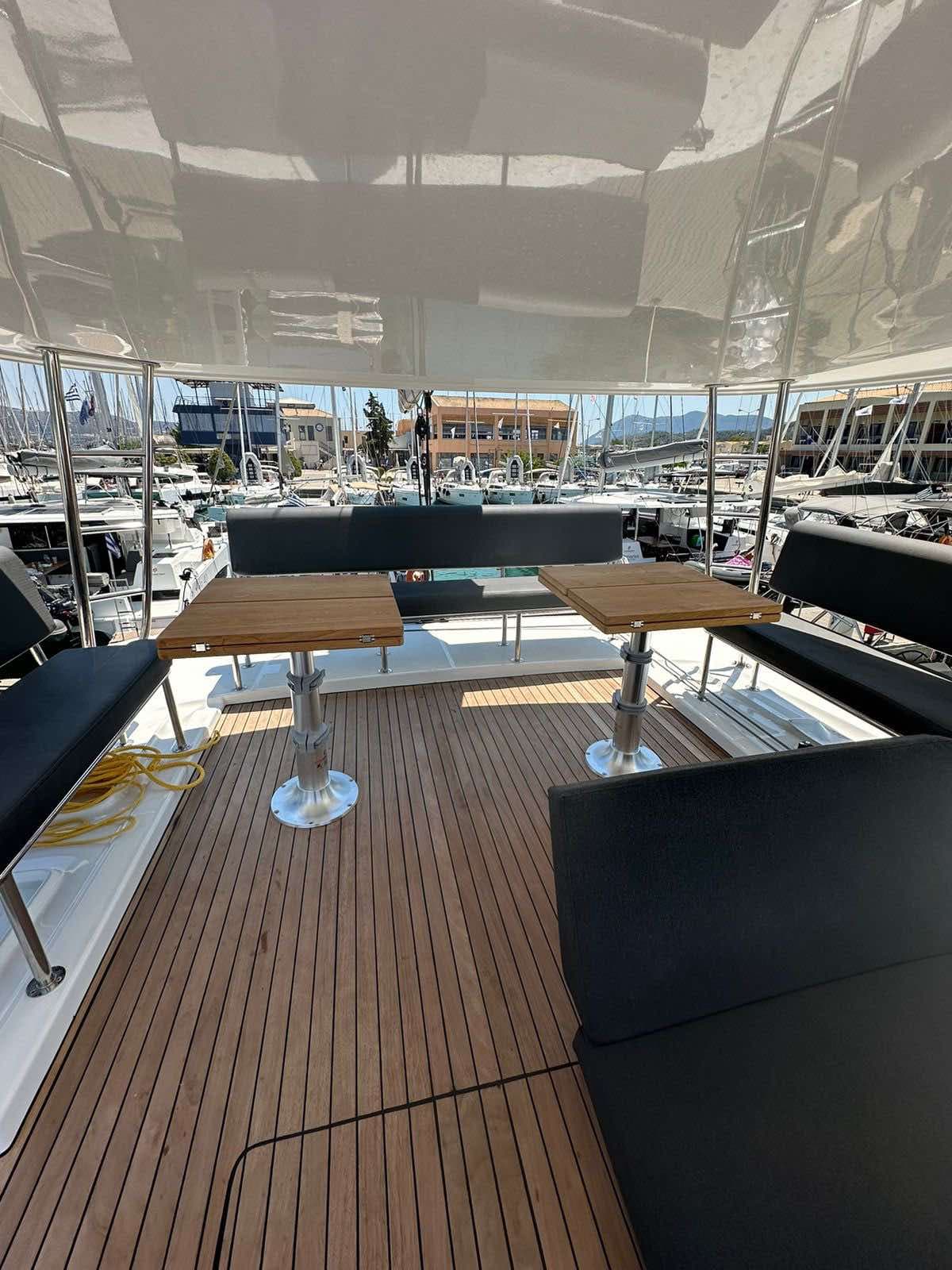 Lagoon 46  - photo 4