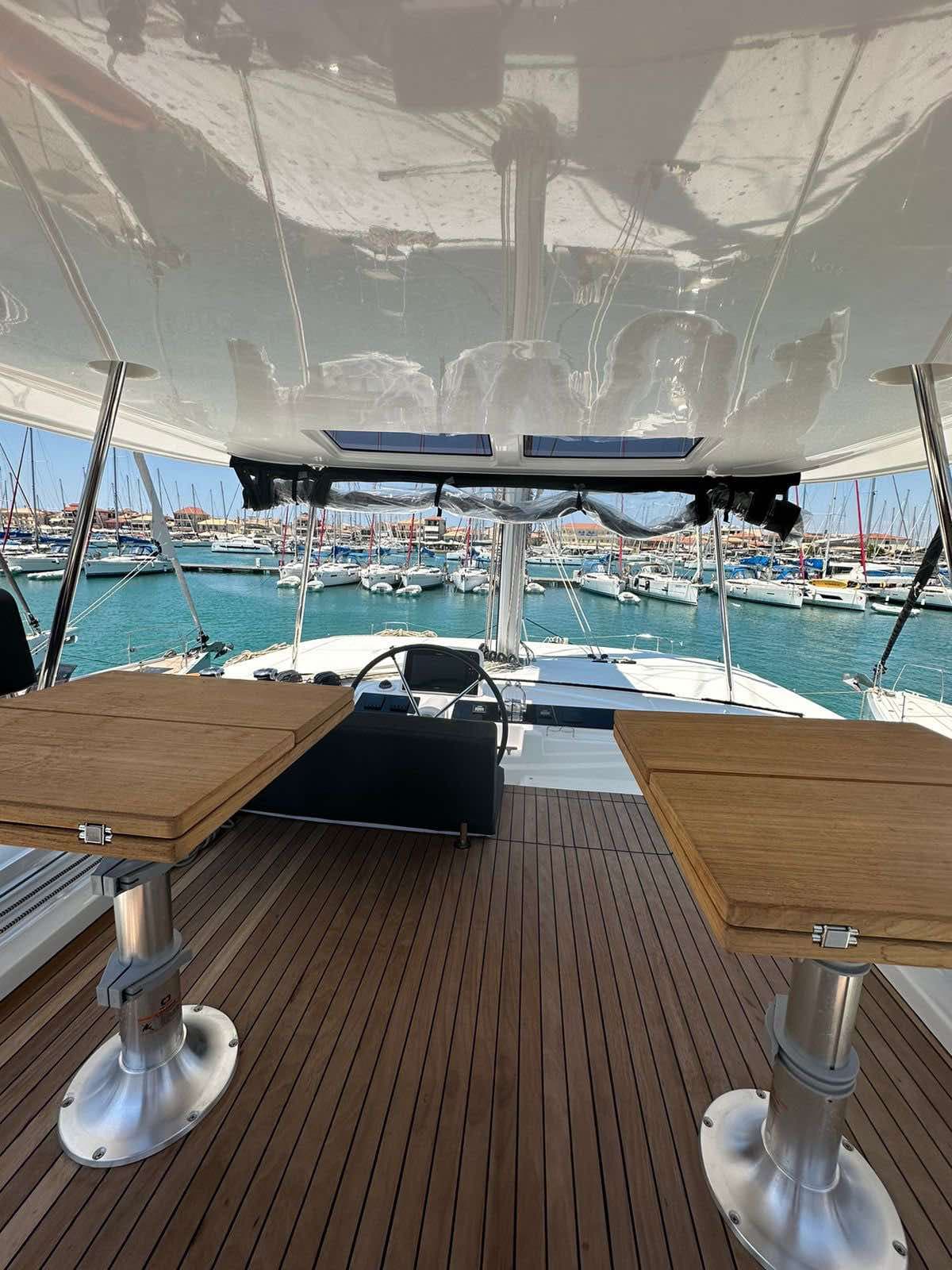 Lagoon 46  - photo 14