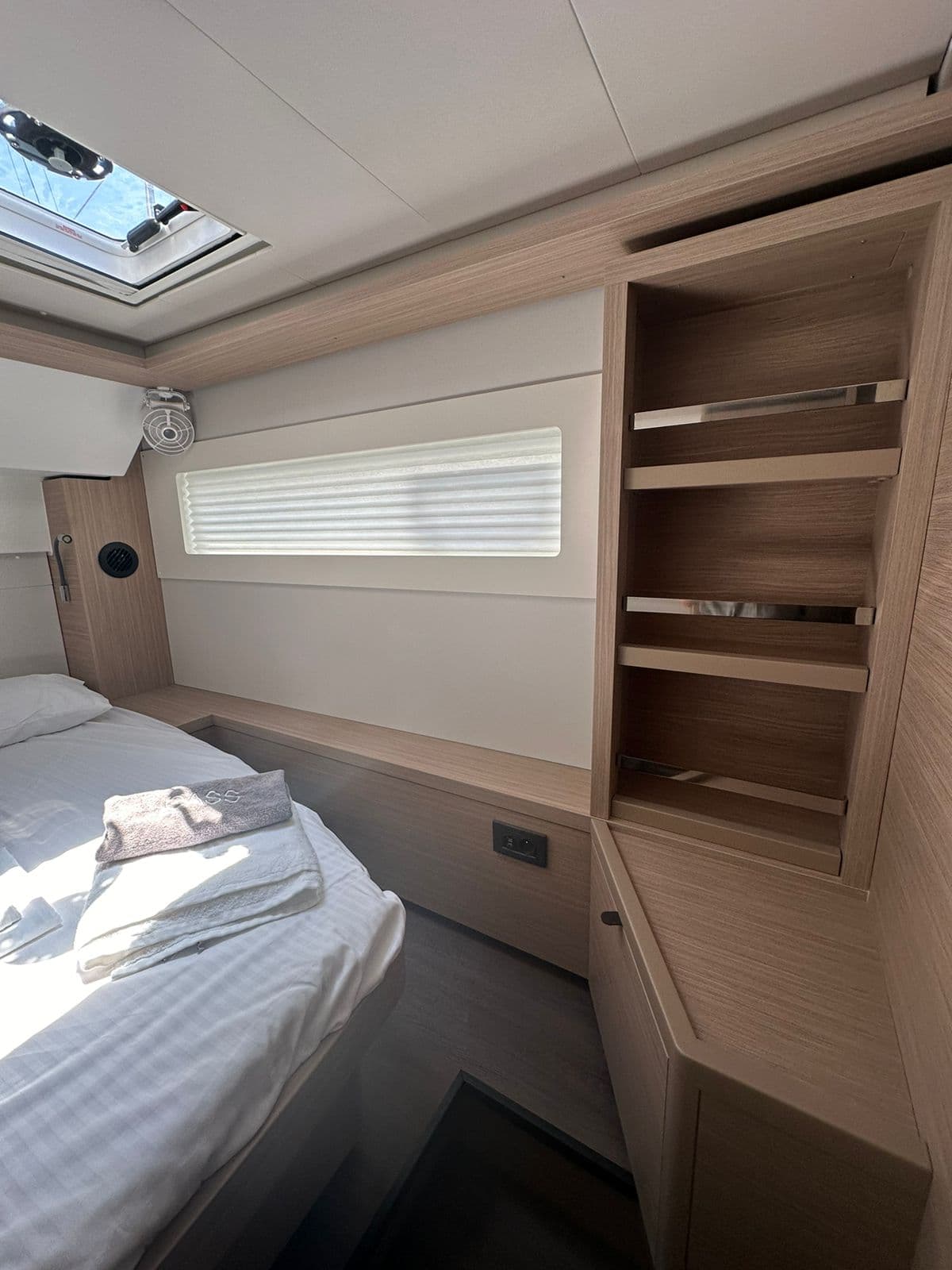 Lagoon 46  - photo 9