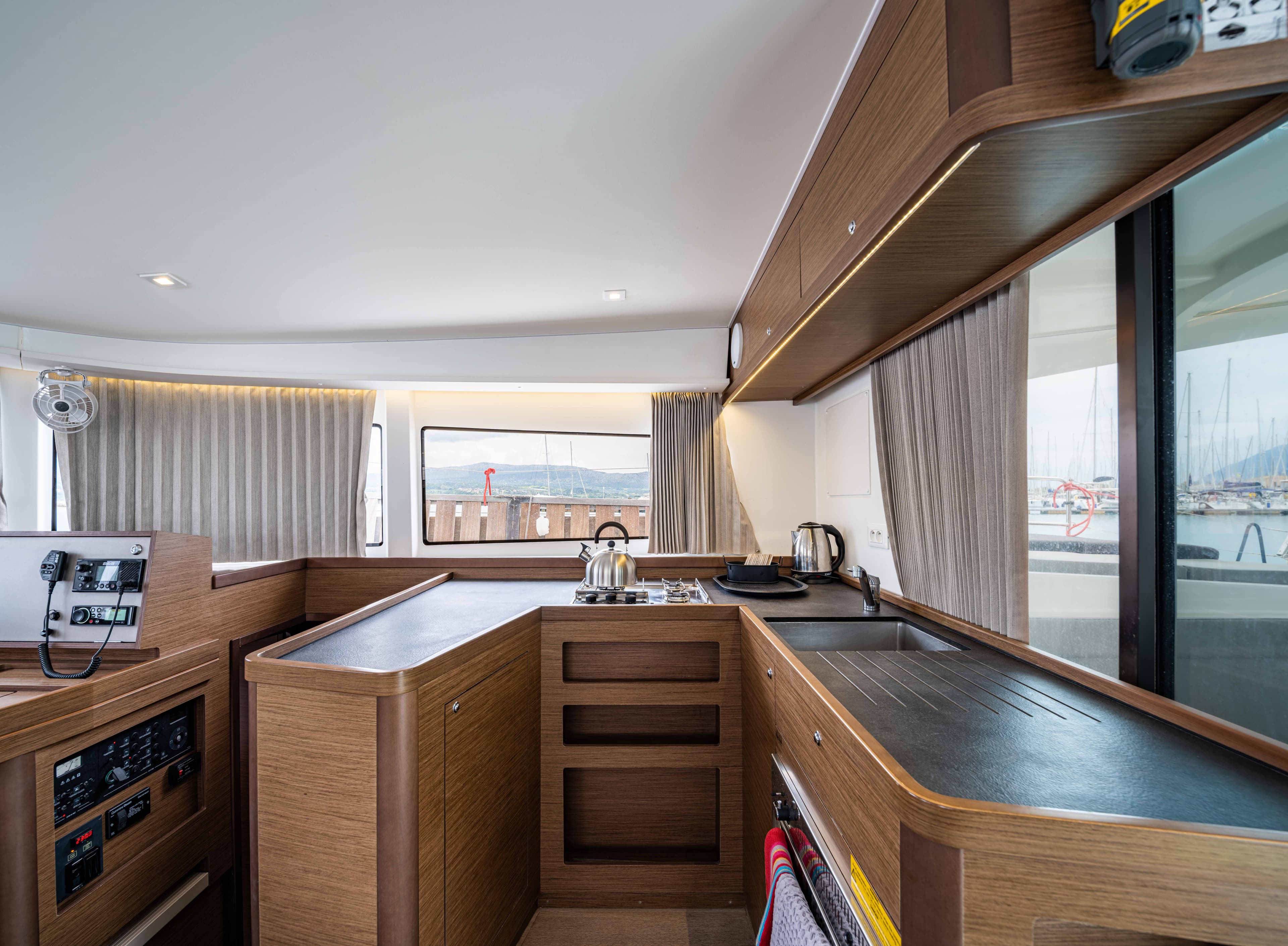 Lagoon 42 - photo 32