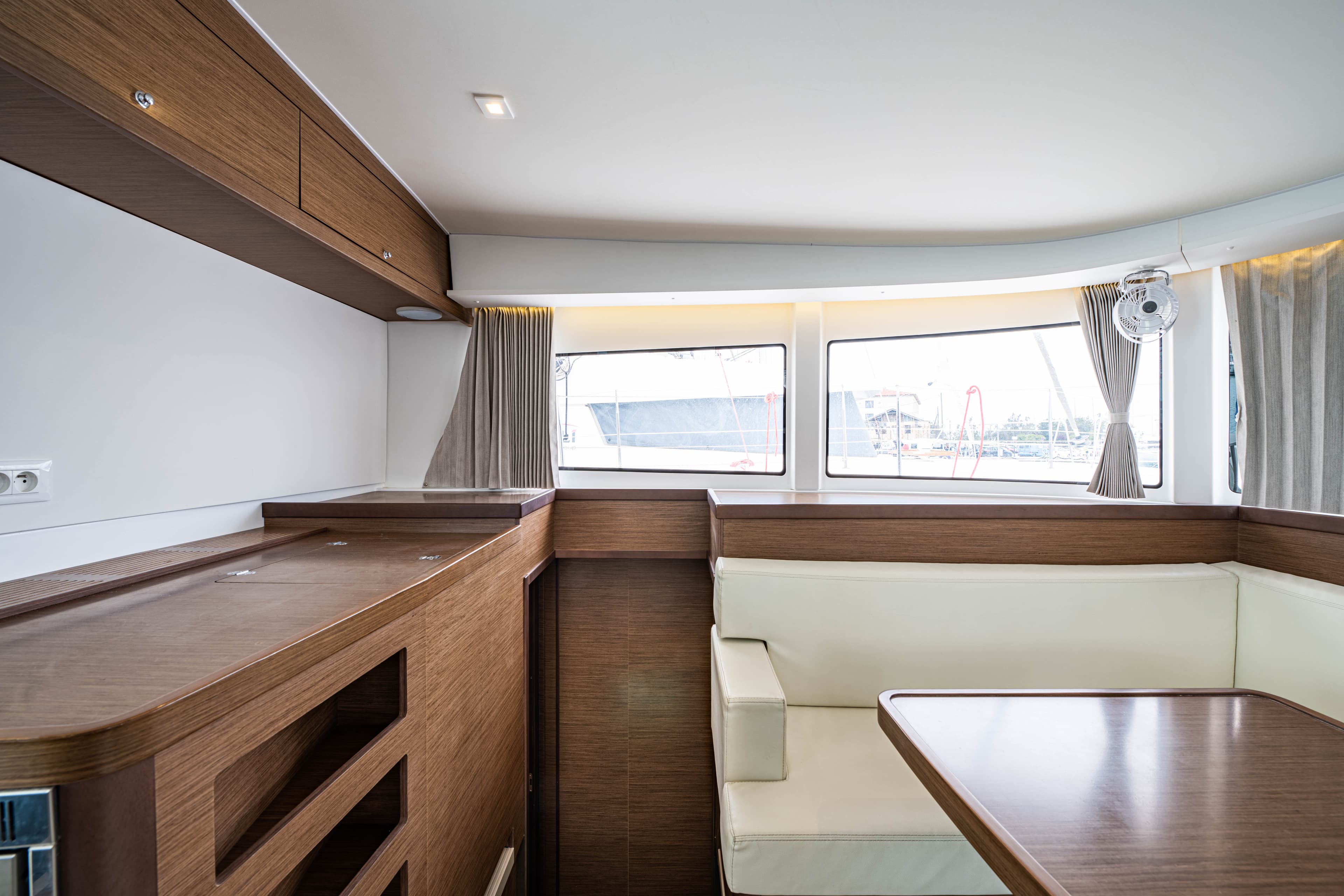 Lagoon 42 - photo 33