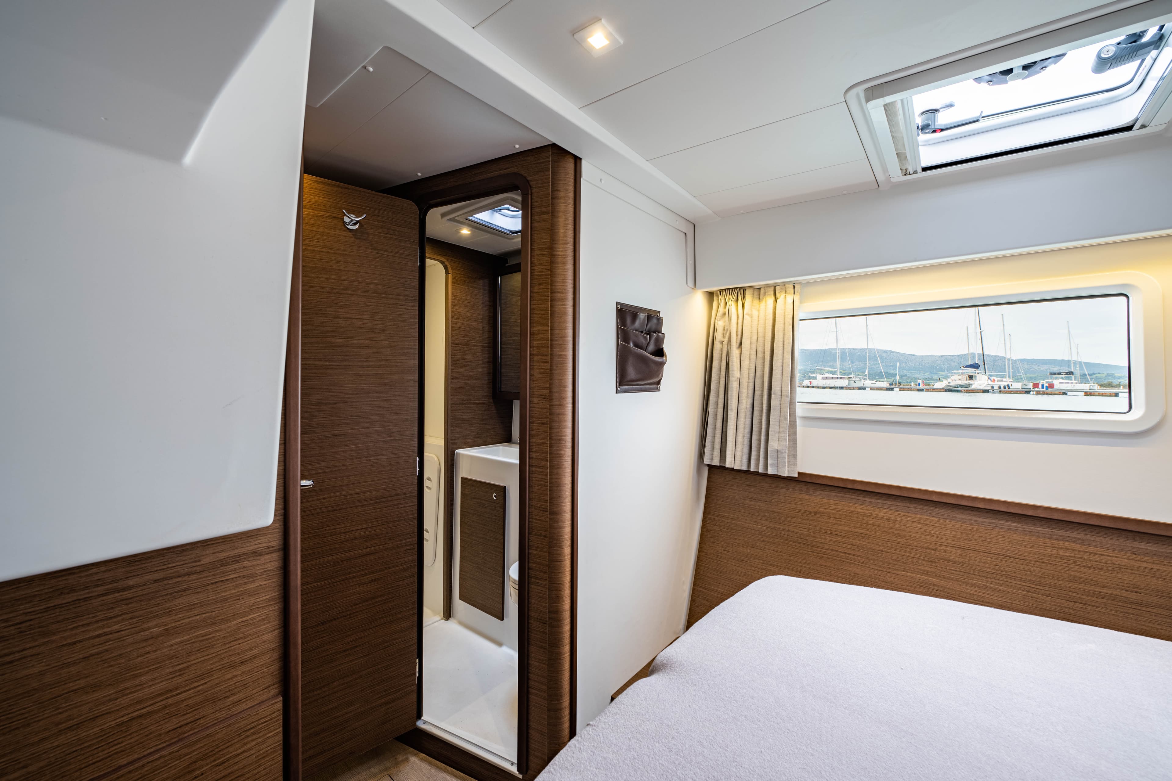 Lagoon 42 - photo 21