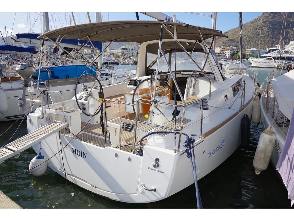 Oceanis 38 - photo