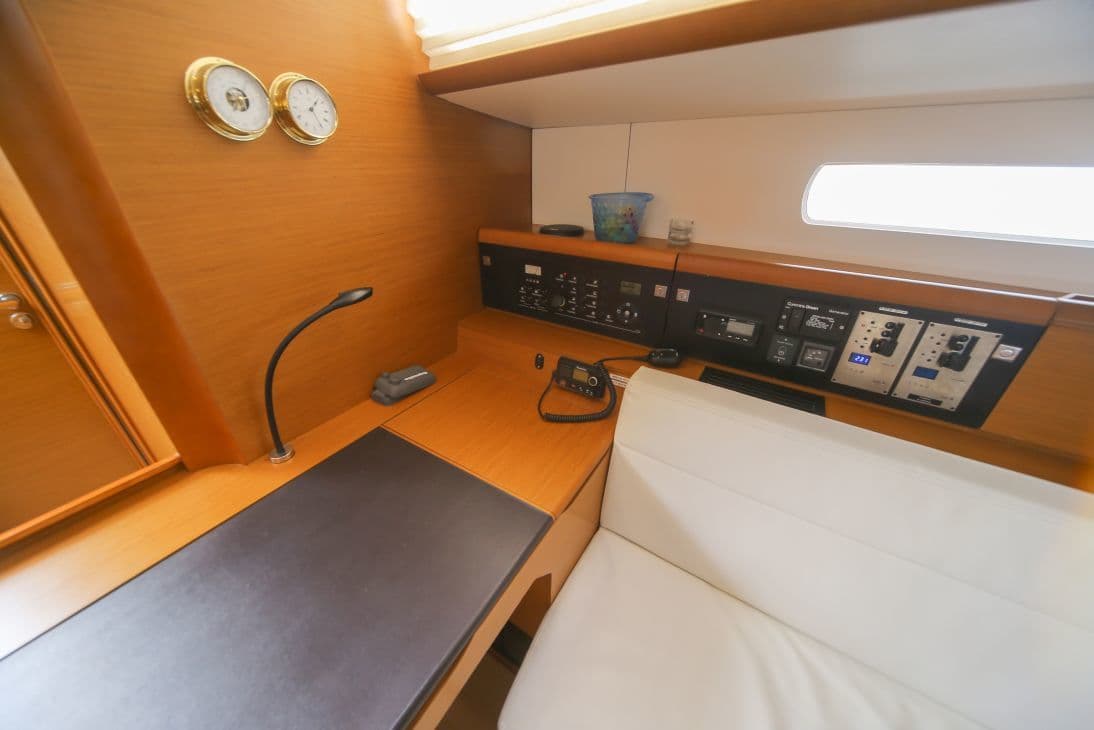 Sun Odyssey 519 - photo 6