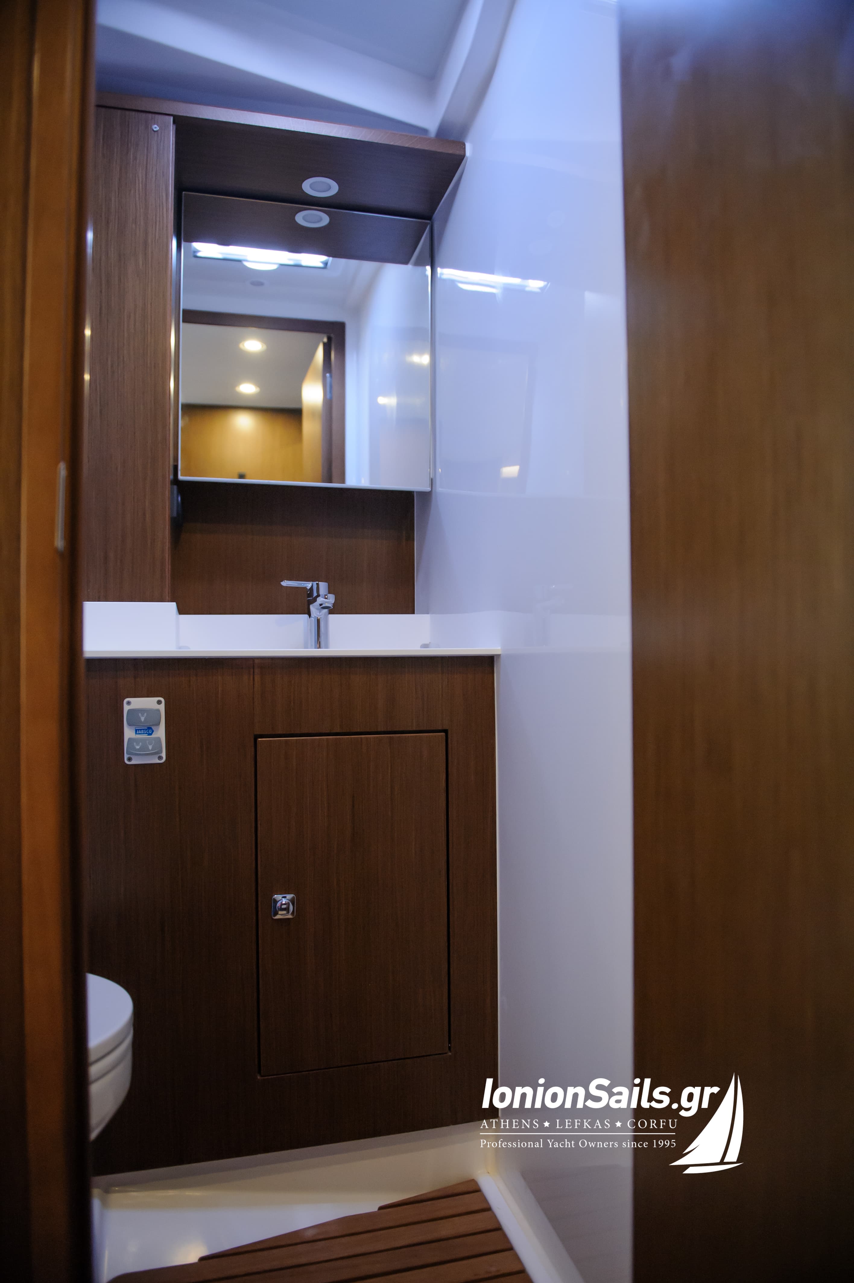 Bavaria C57 - photo 6