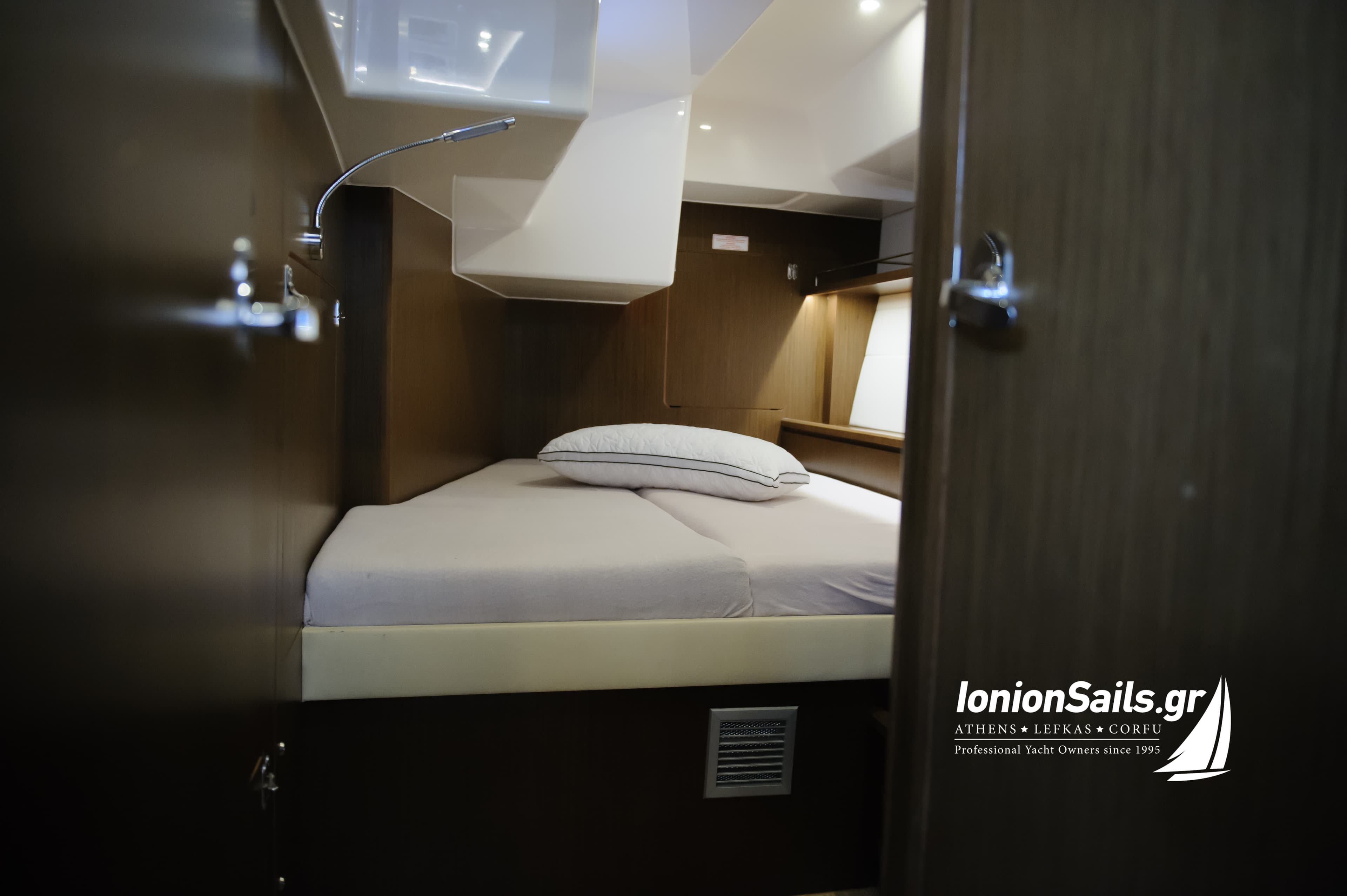 Bavaria C57 - photo 11