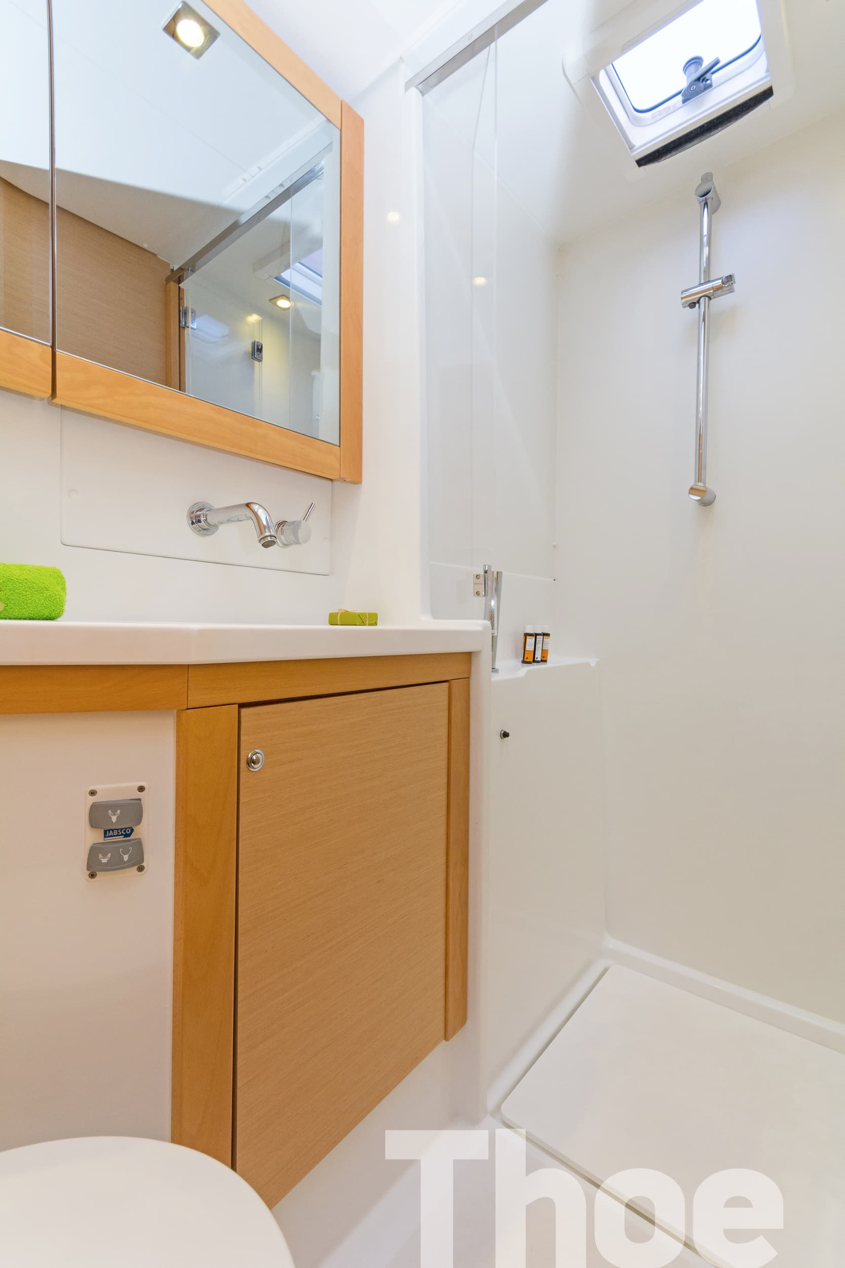 Lagoon 450 Fly - photo 5