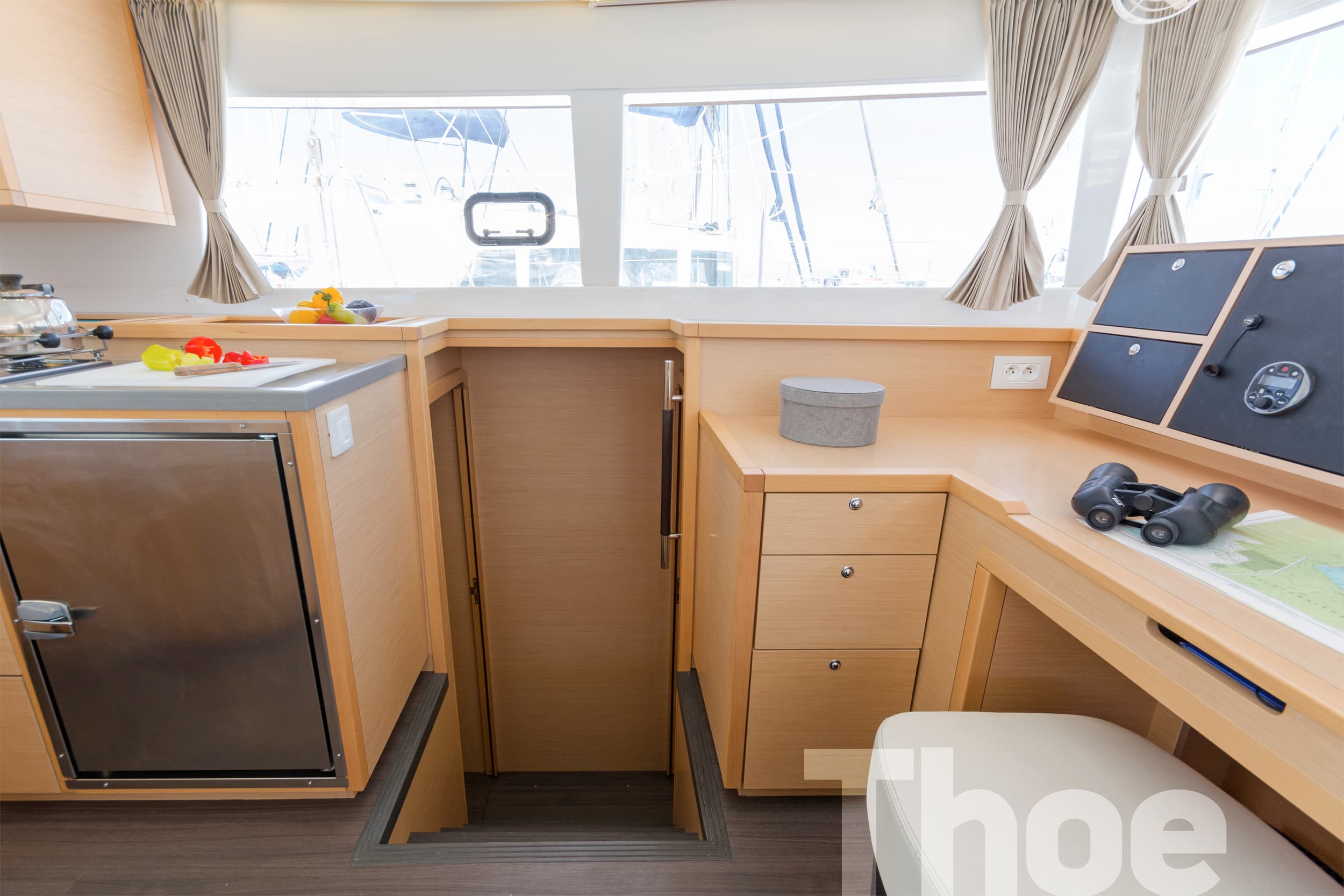 Lagoon 450 Fly - photo 17