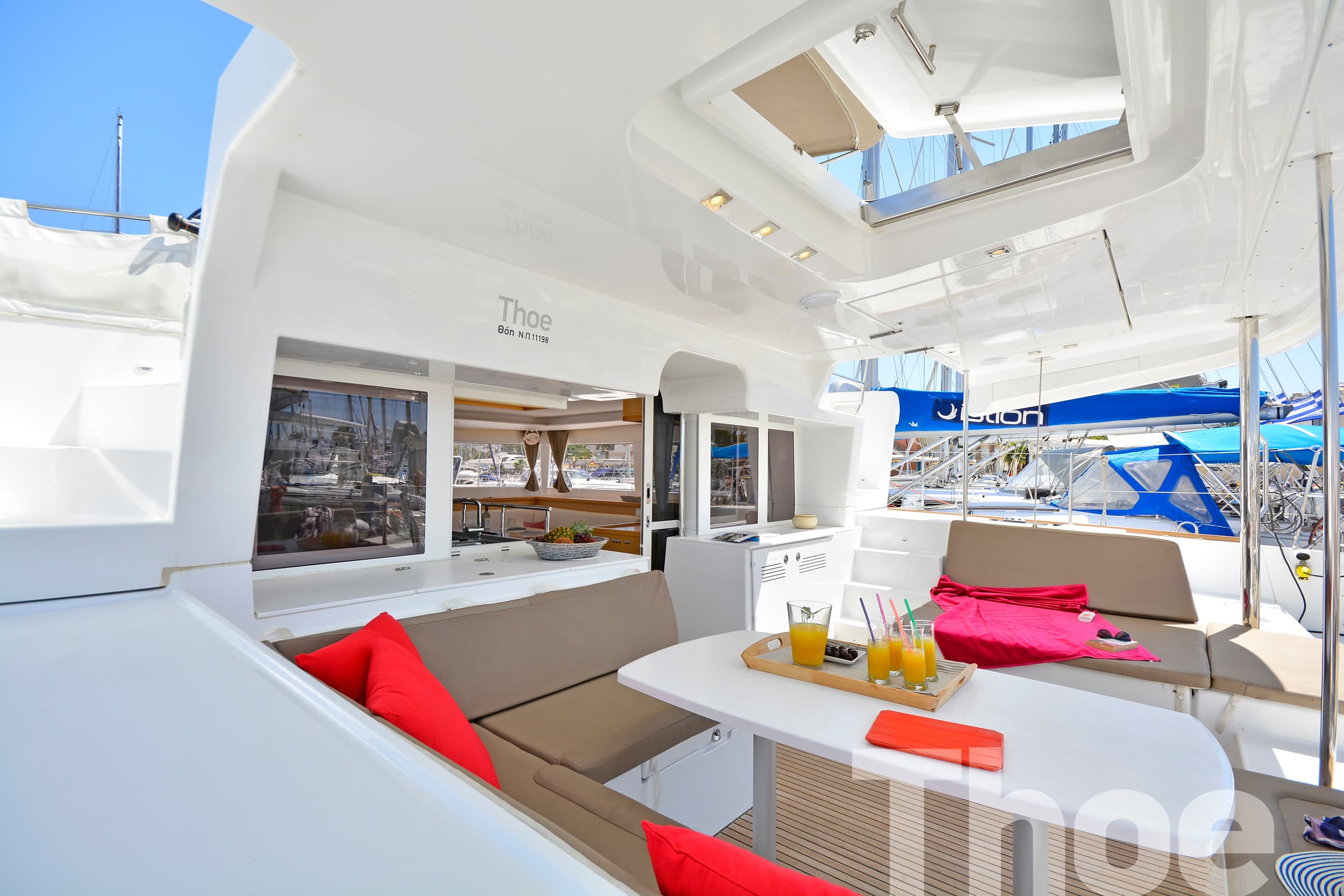 Lagoon 450 Fly - photo 9