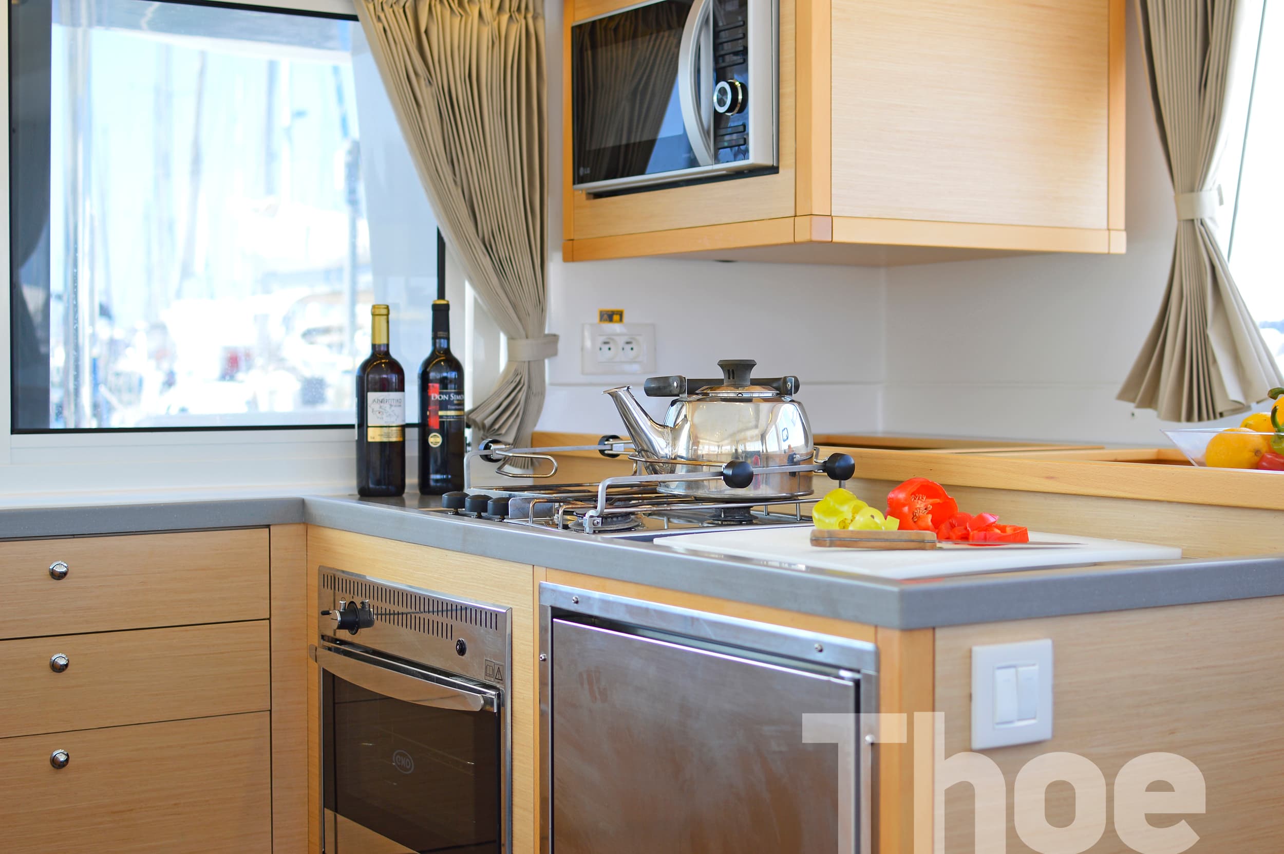 Lagoon 450 Fly - photo 18