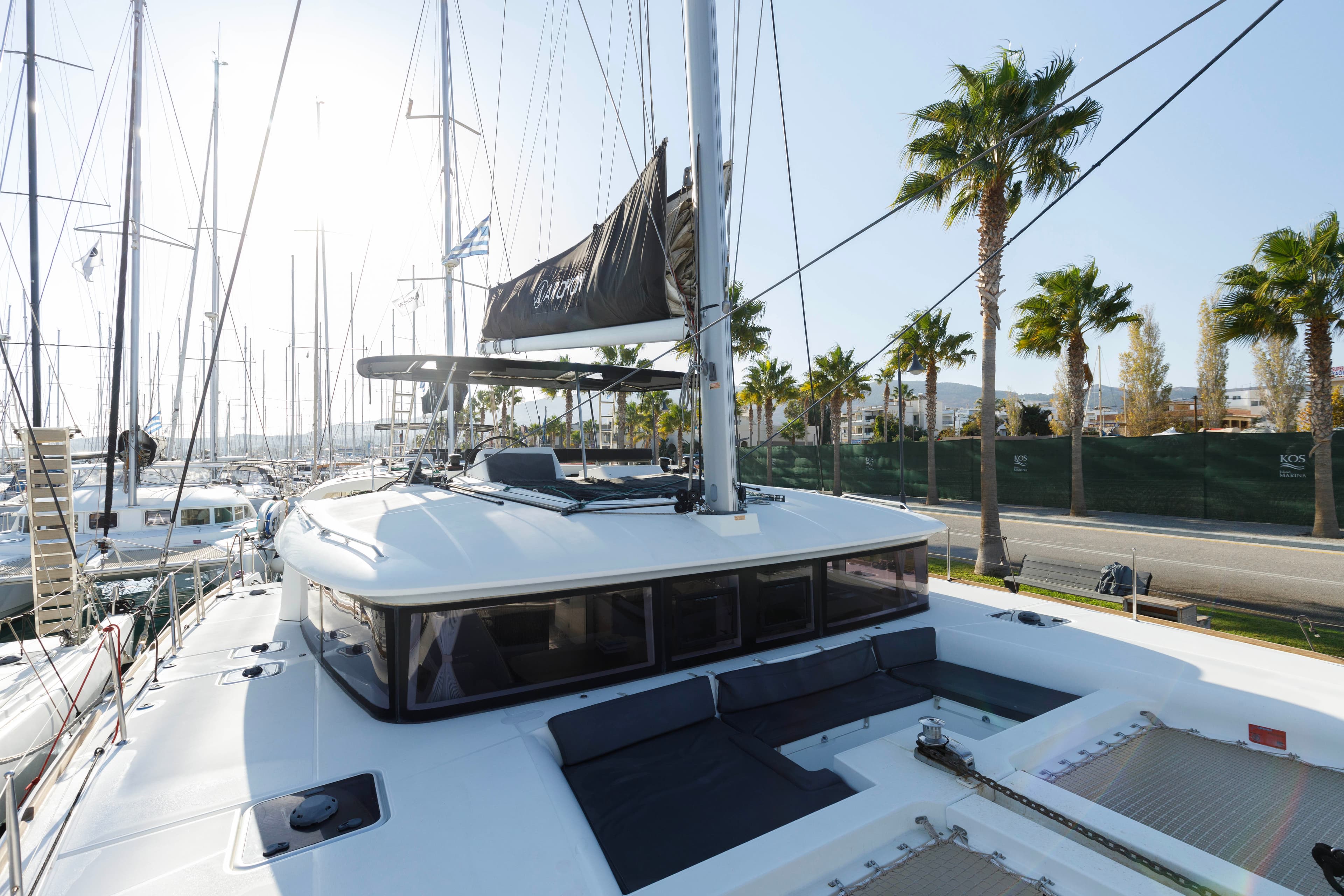 Lagoon 450 Fly - photo 8