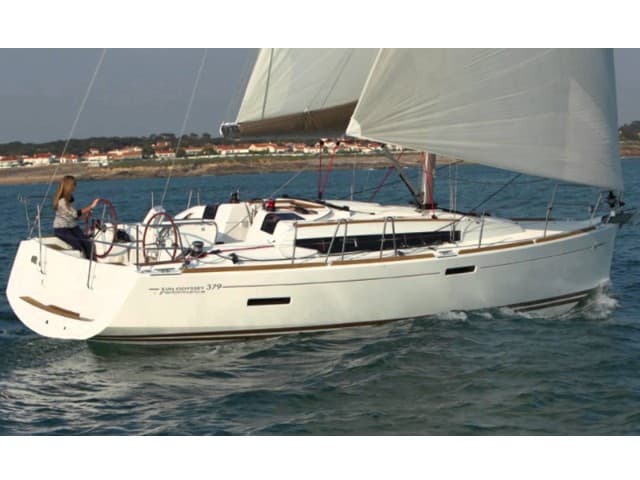Sun Odyssey 379 - photo
