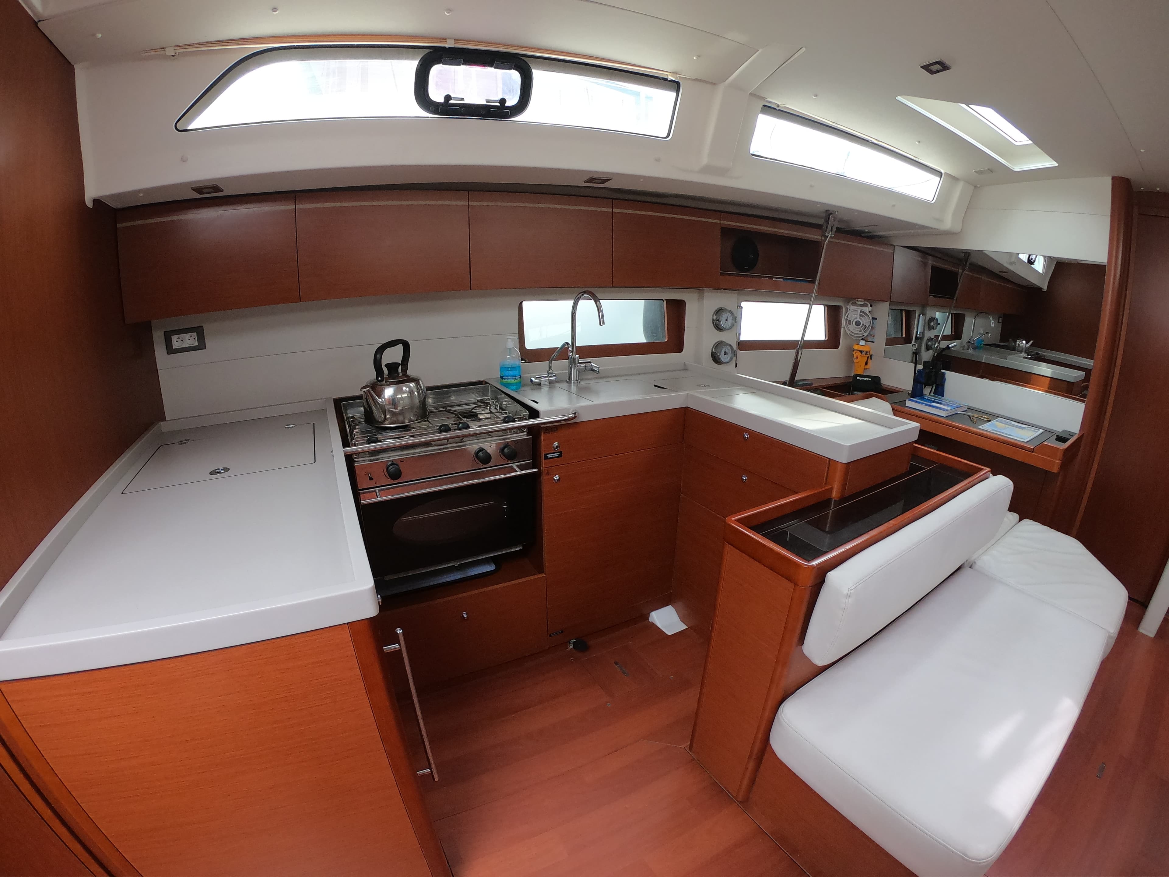 Oceanis 51.1 - photo 11