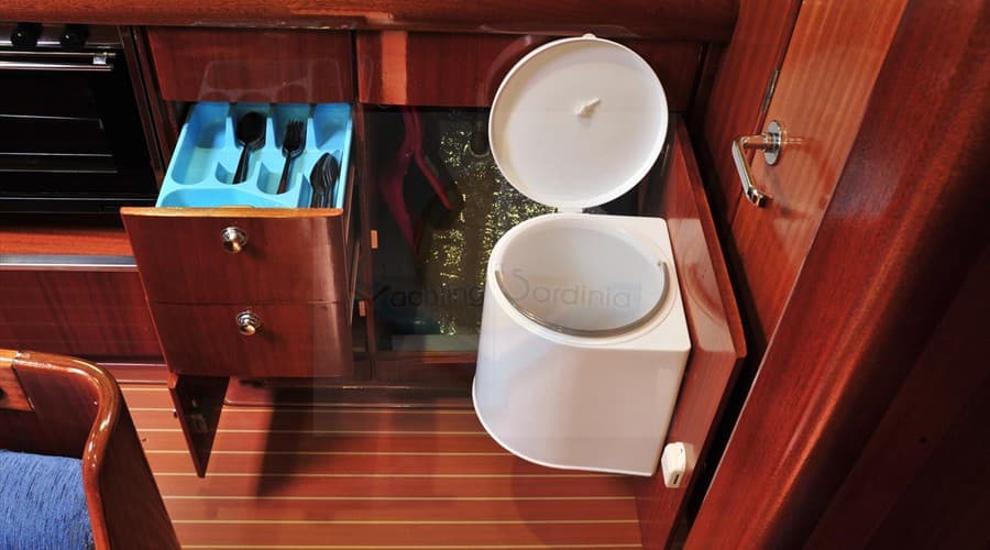 Bavaria 38 - photo 28