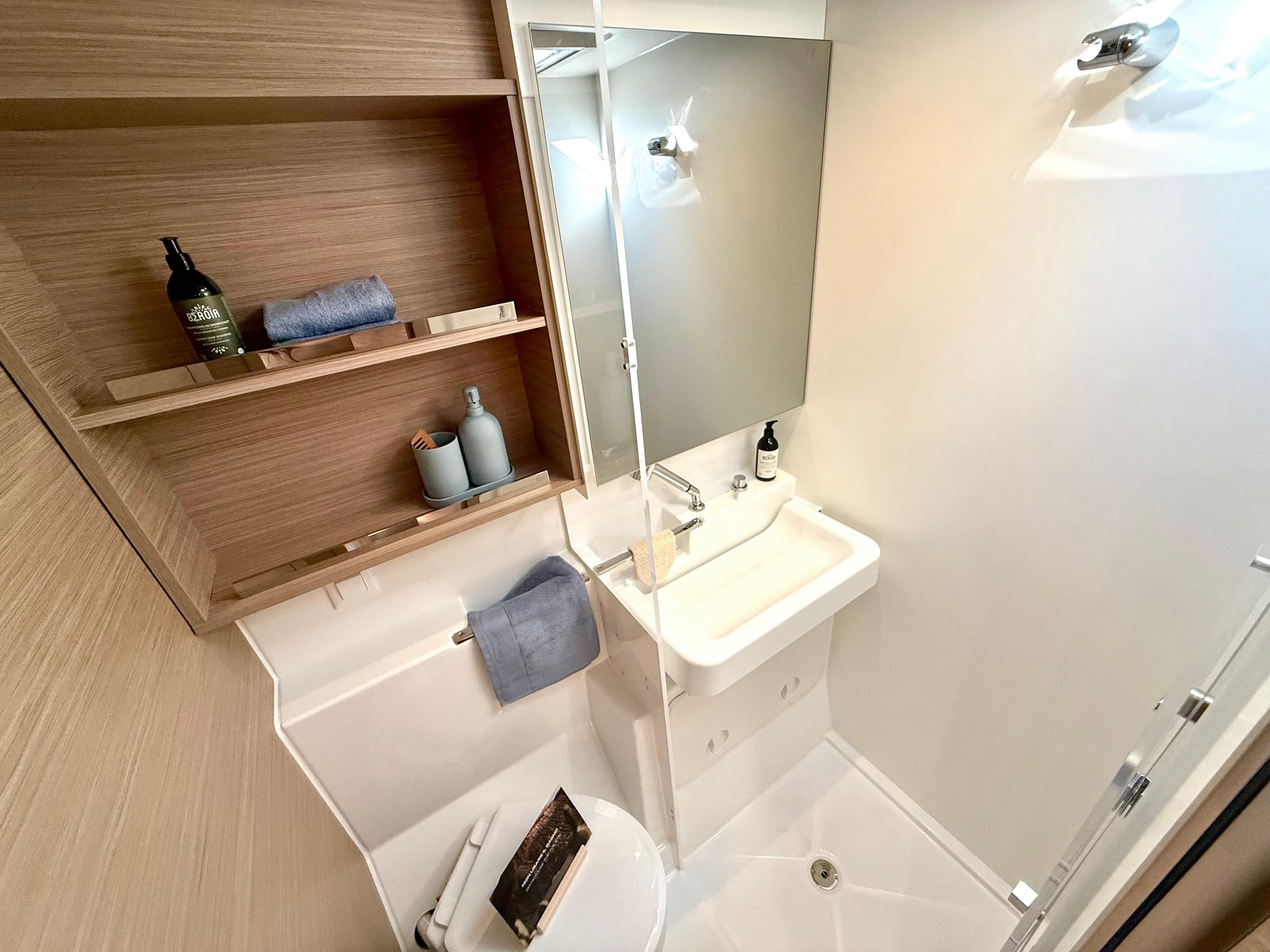 Lagoon 43 - photo 14