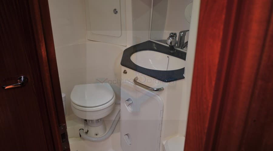 Bavaria 38 - photo 19