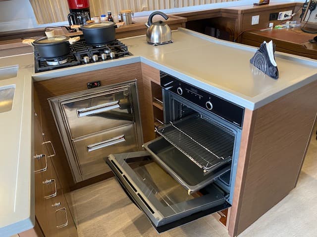 Lagoon 450 Fly - photo 20