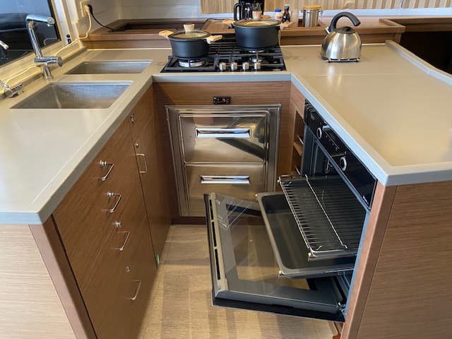 Lagoon 450 Fly - photo 21