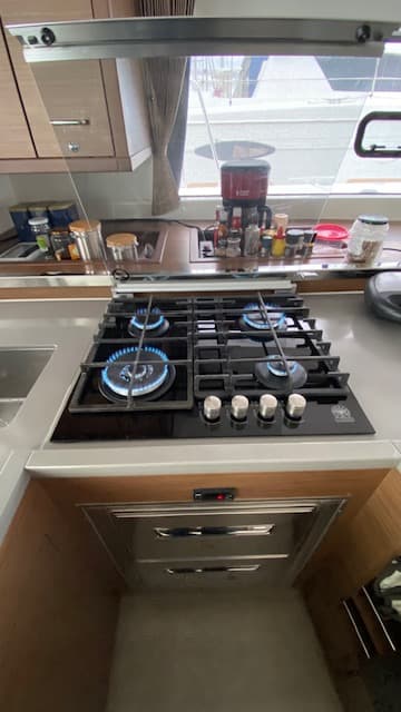 Lagoon 450 Fly - photo 25