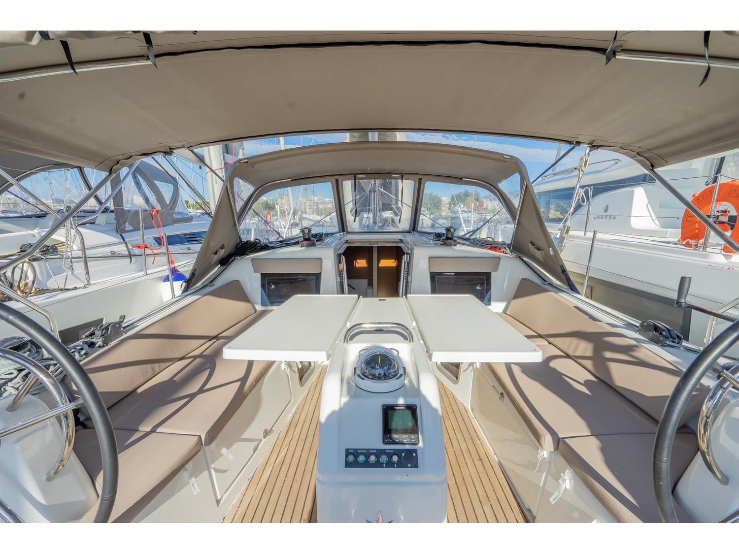 Sun Odyssey 410 - photo
