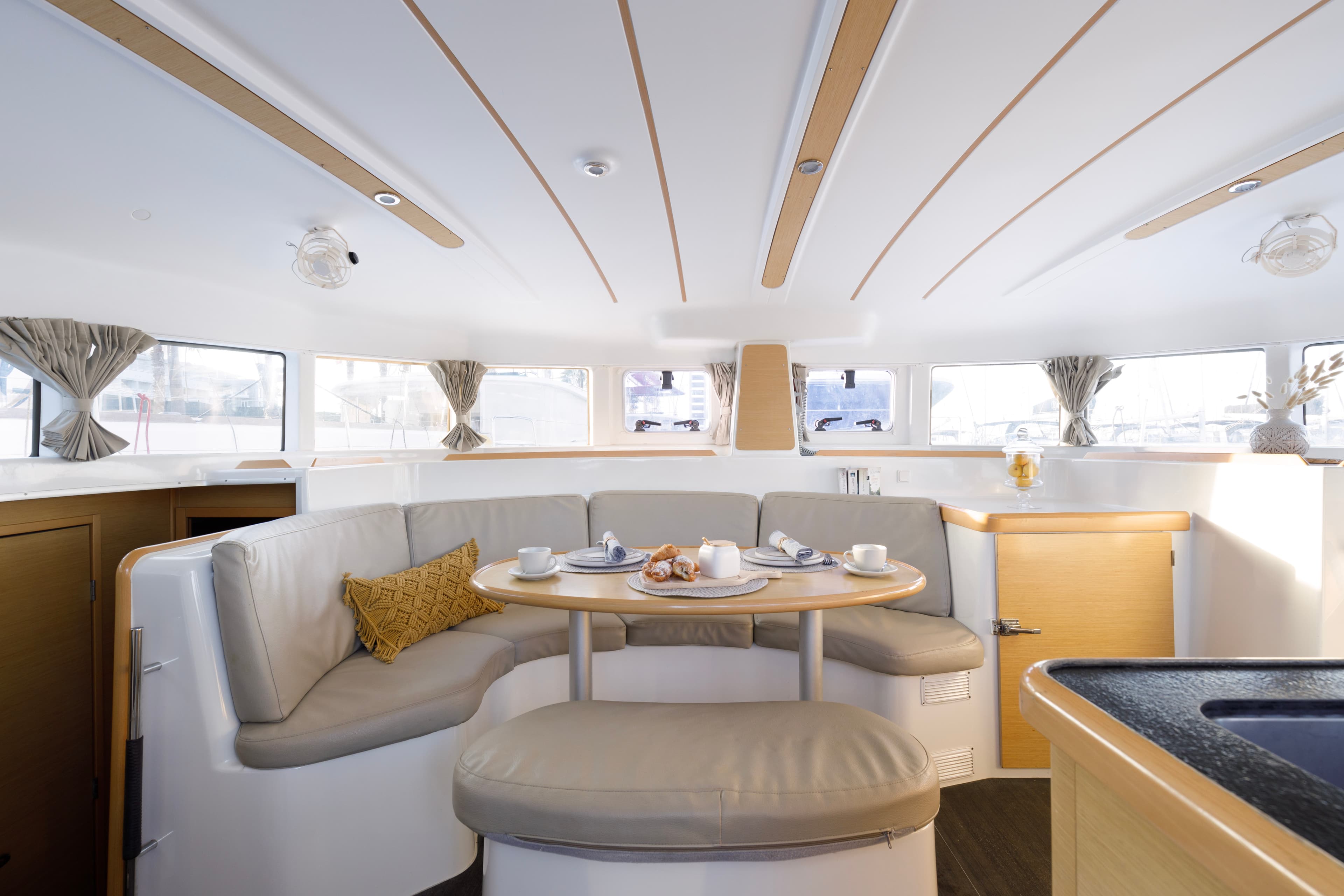 Lagoon 380 S2 - photo 17