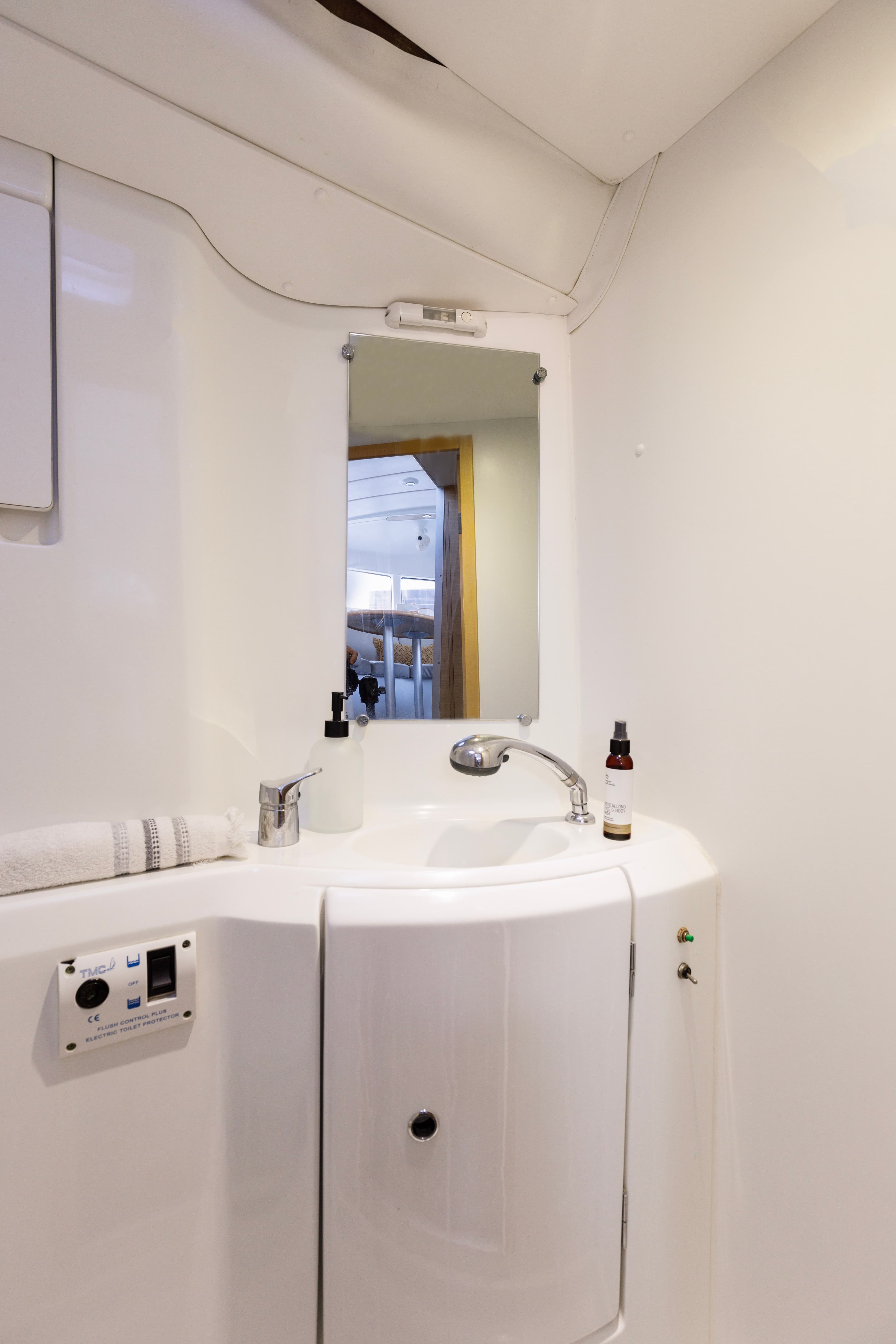 Lagoon 380 S2 - photo 16