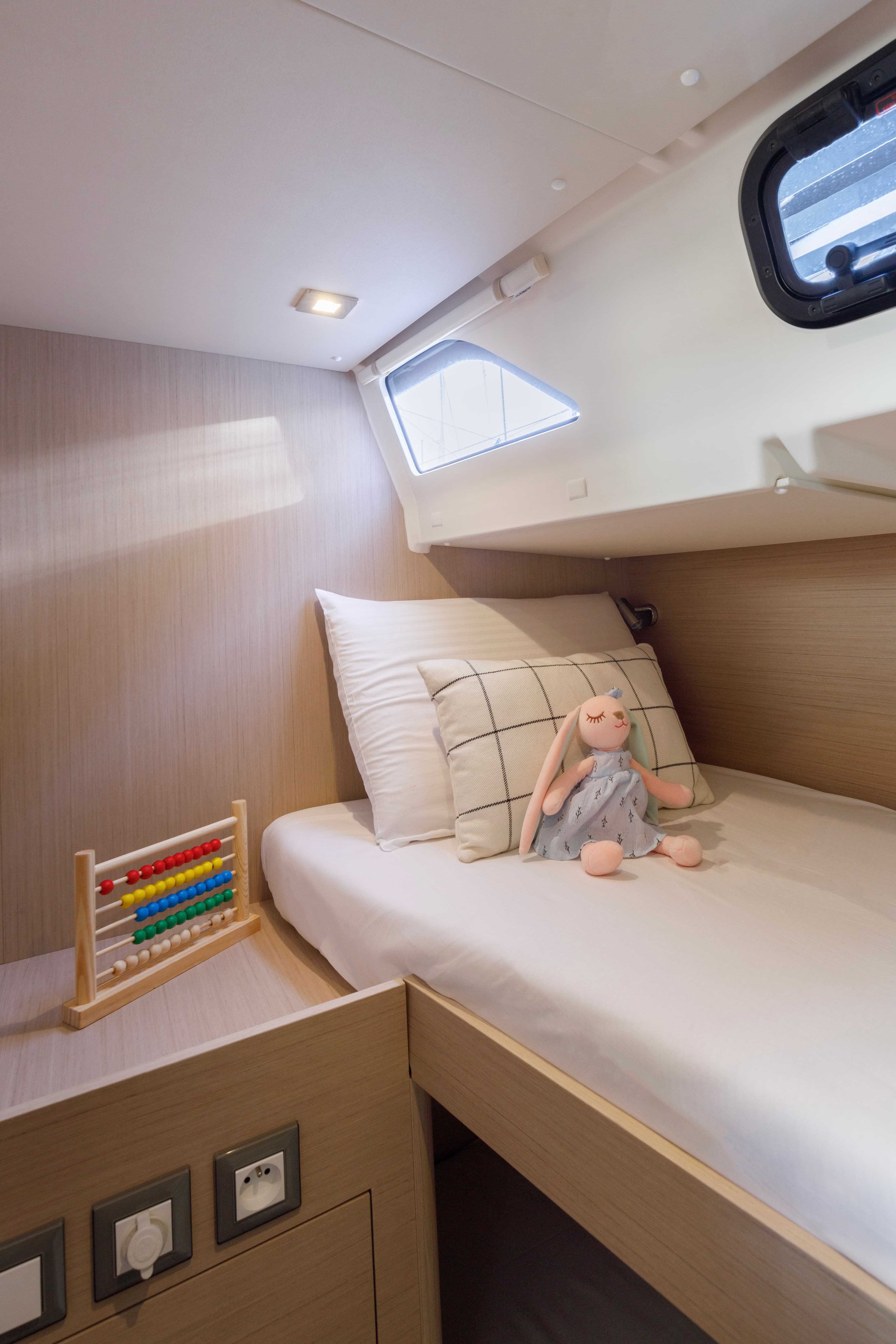 Oceanis 51.1 - photo 7