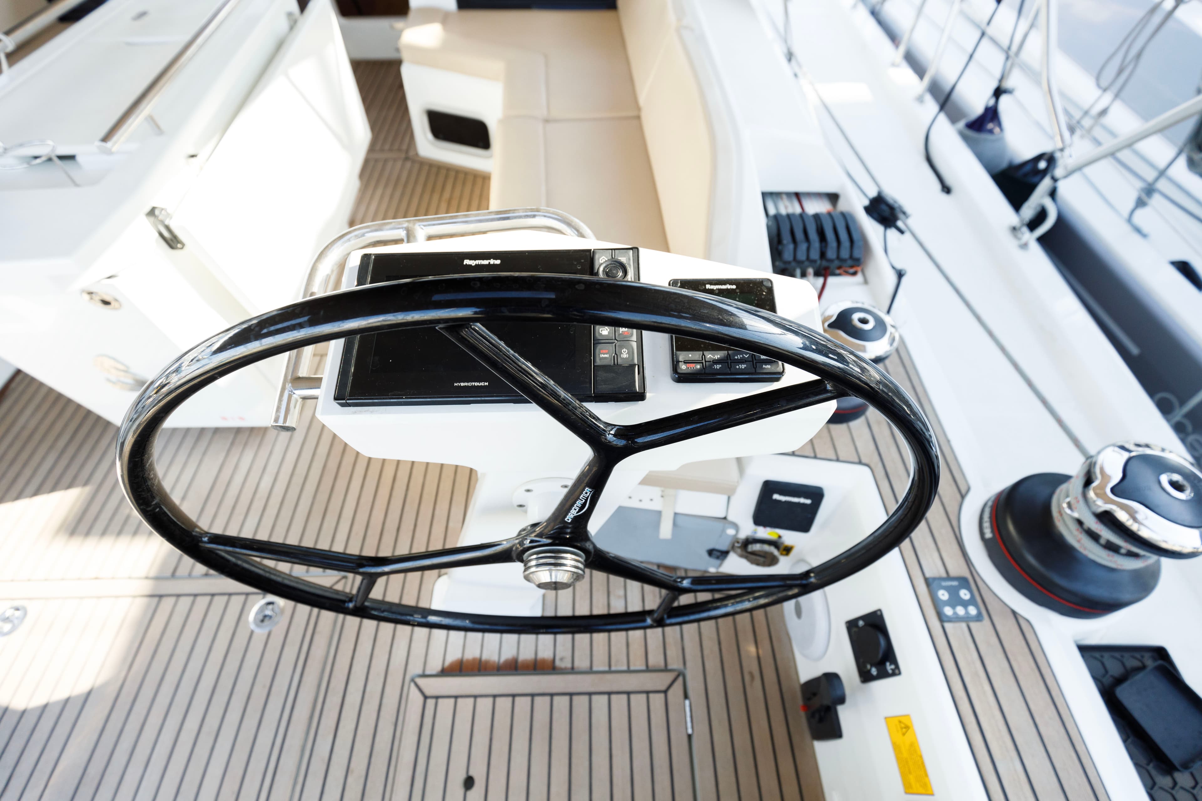 Oceanis 51.1 - photo 4