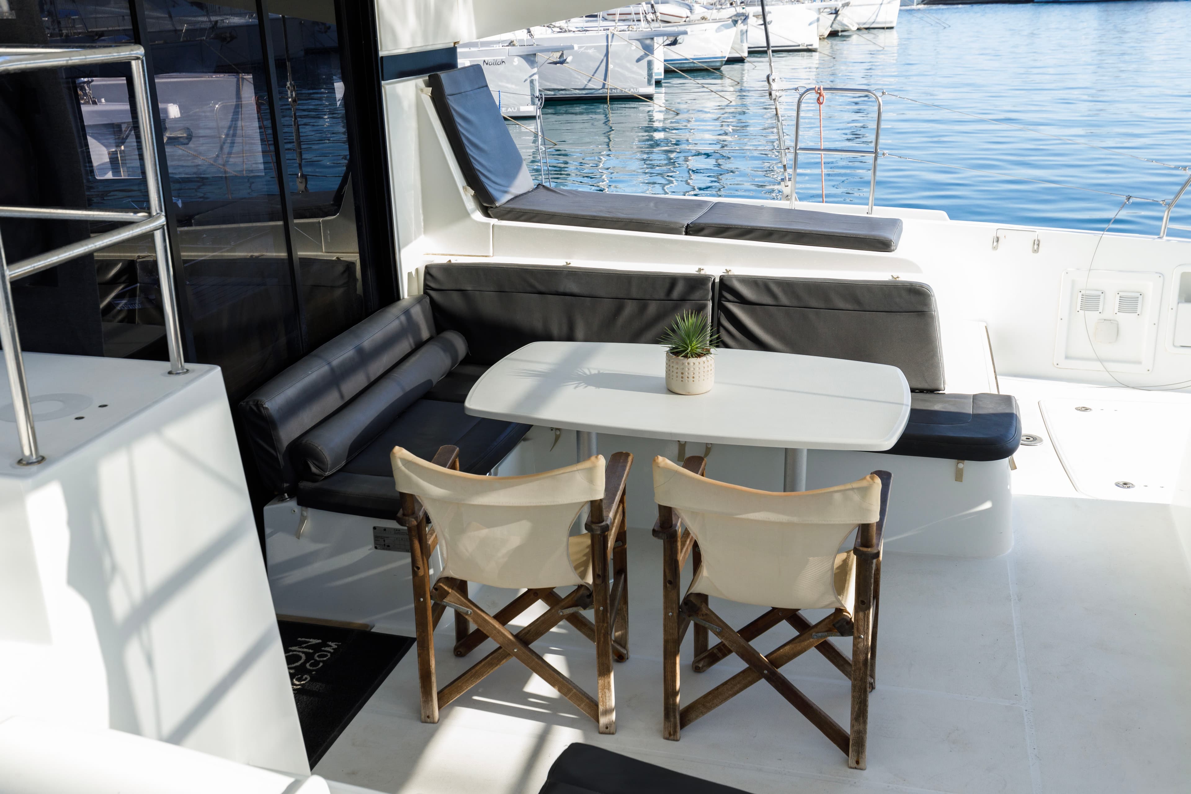 Lagoon 42 - photo 11