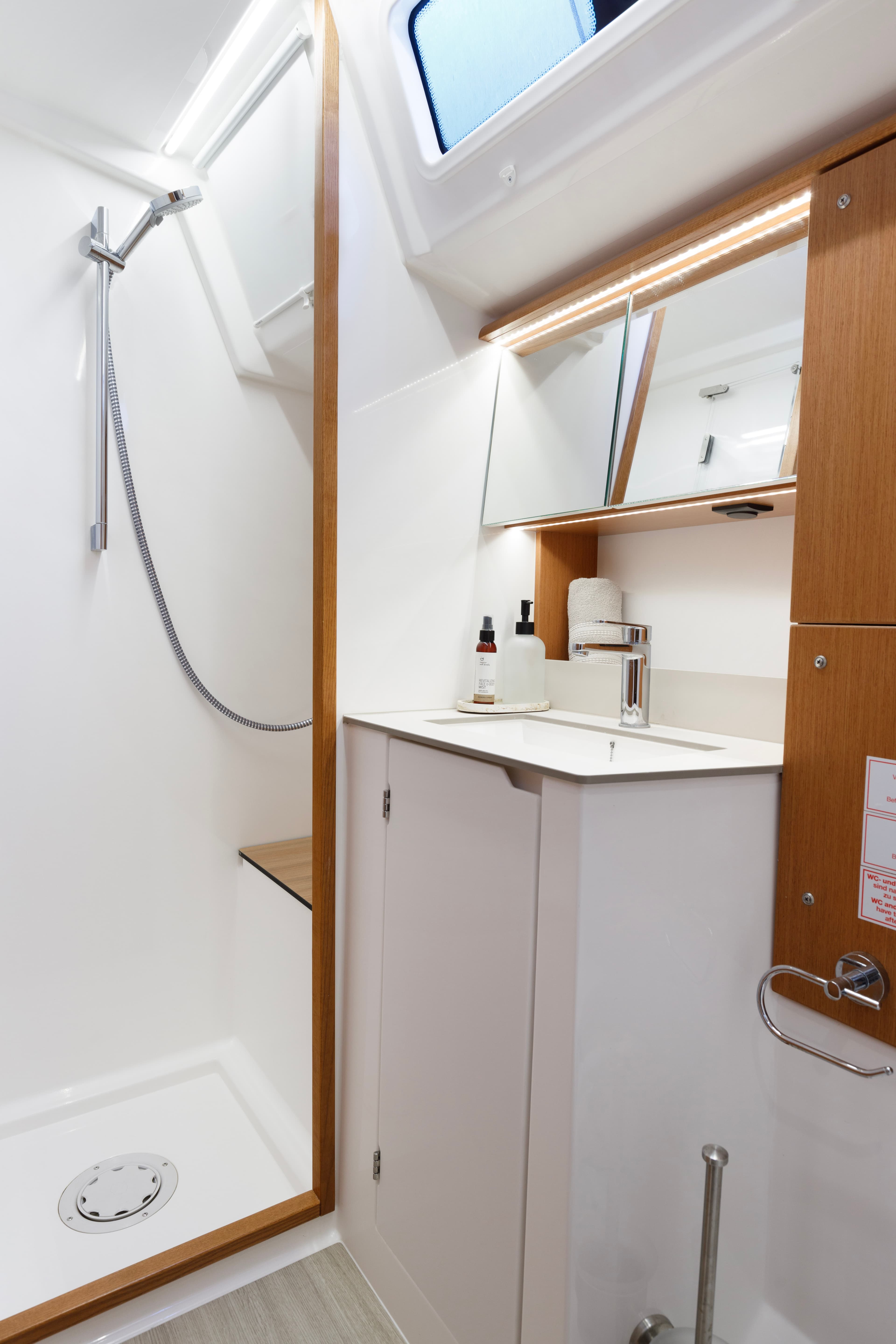 Bavaria C46 - photo 14