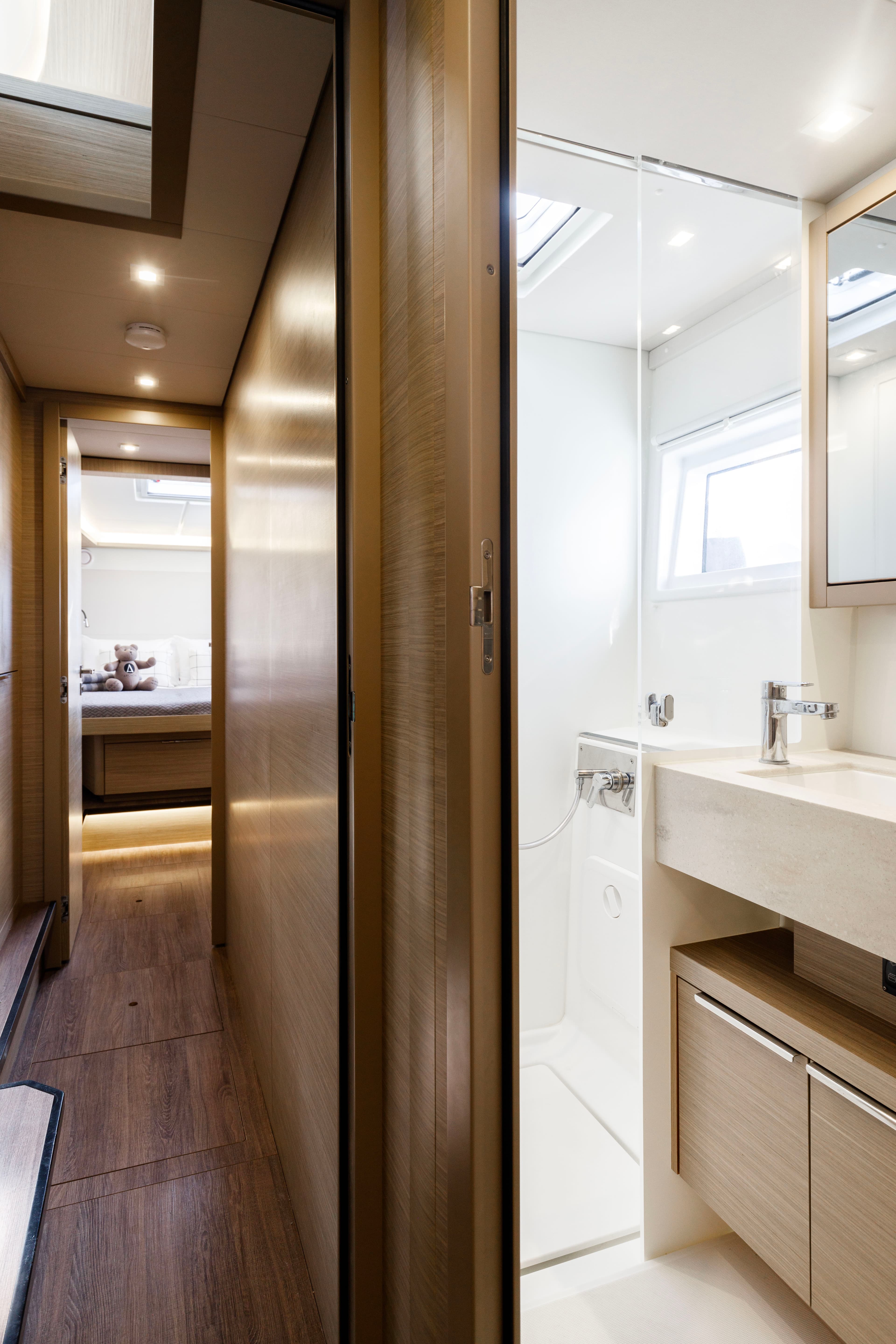 Lagoon 46  - photo 18