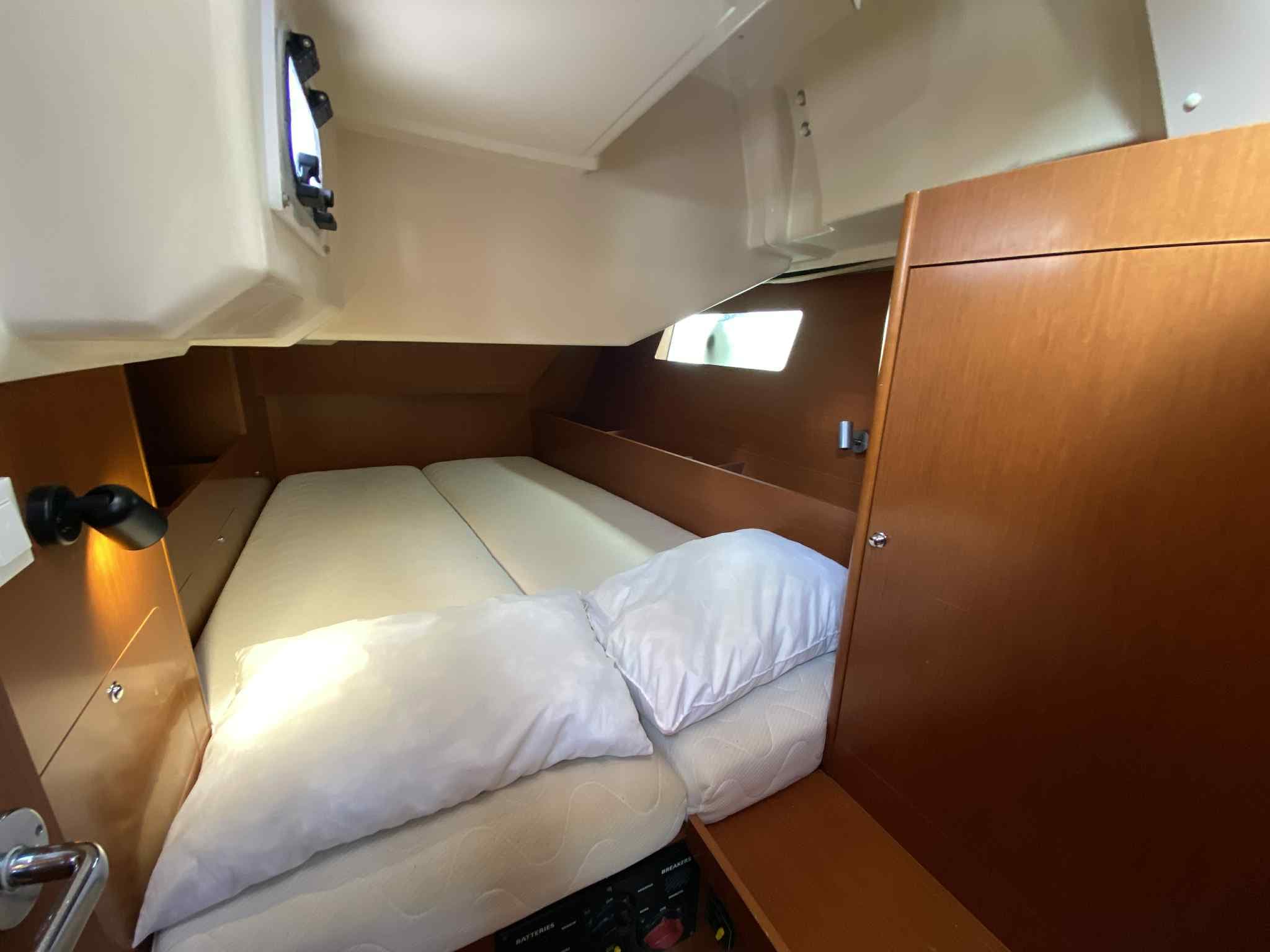 Oceanis 41.1 - photo 13