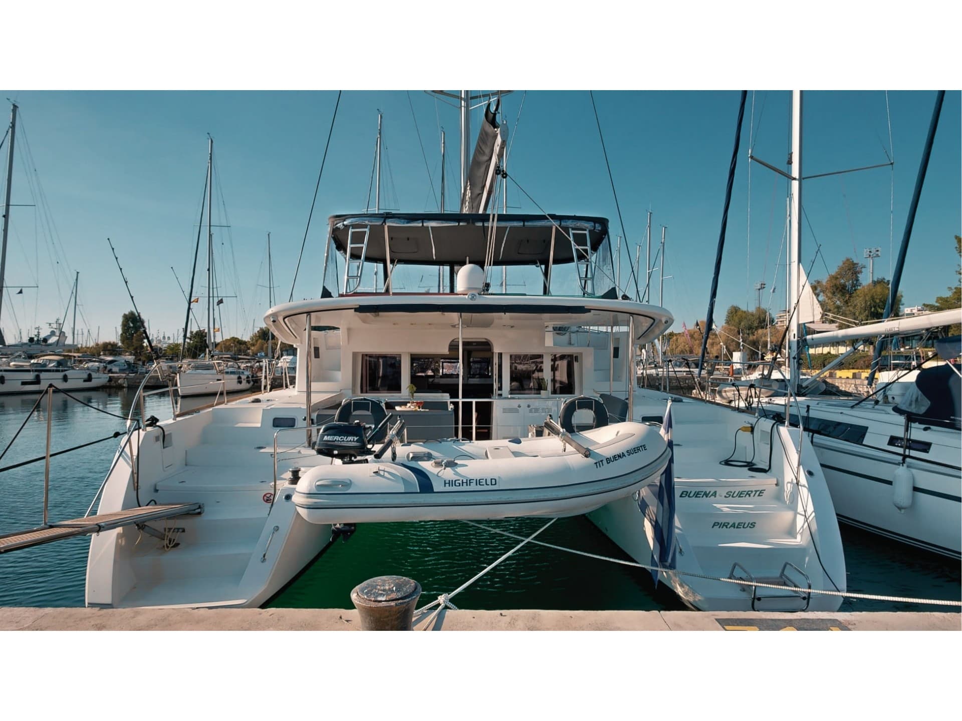 Lagoon 450 Fly - photo