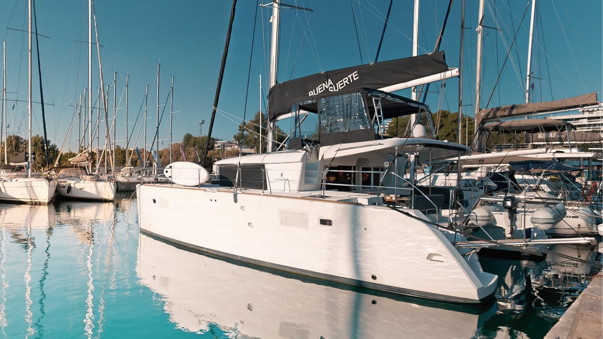 Lagoon 450 Fly - photo 4