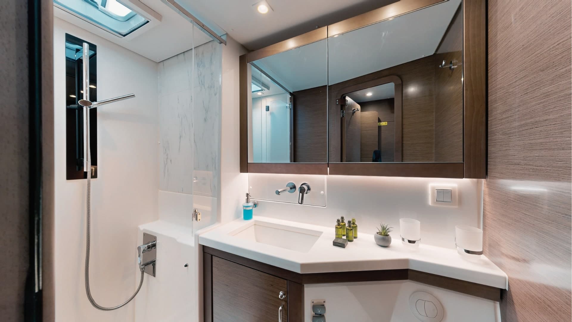 Lagoon 450 Fly - photo 11