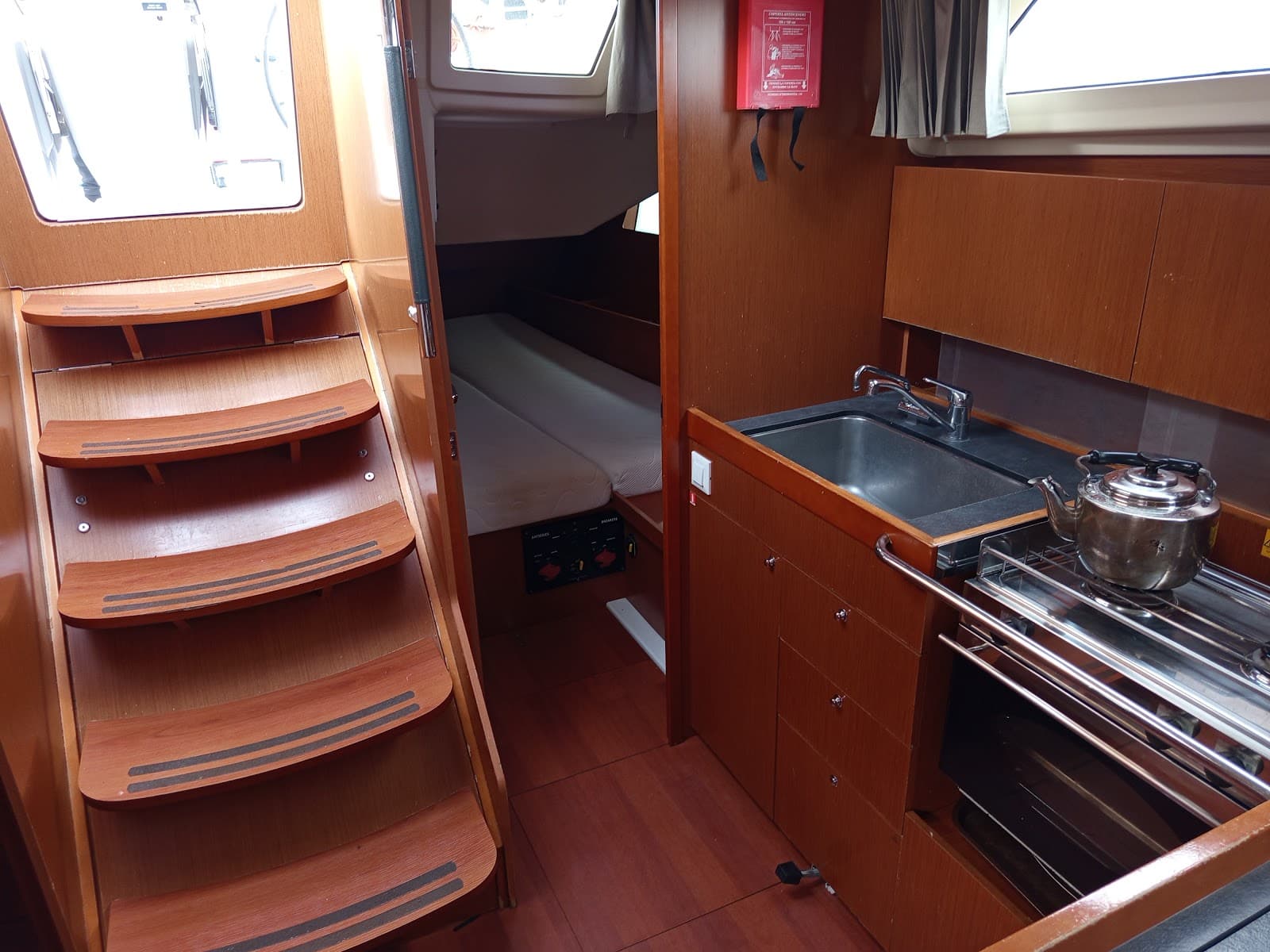 Oceanis 41.1 - photo 11