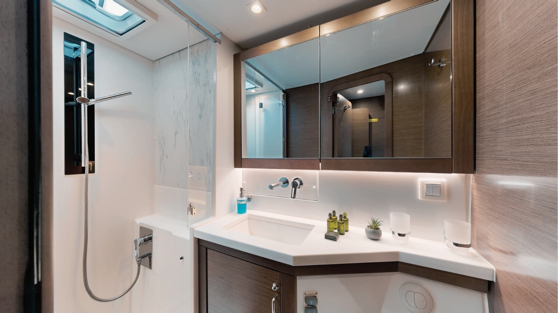 Lagoon 450 Fly - photo 14