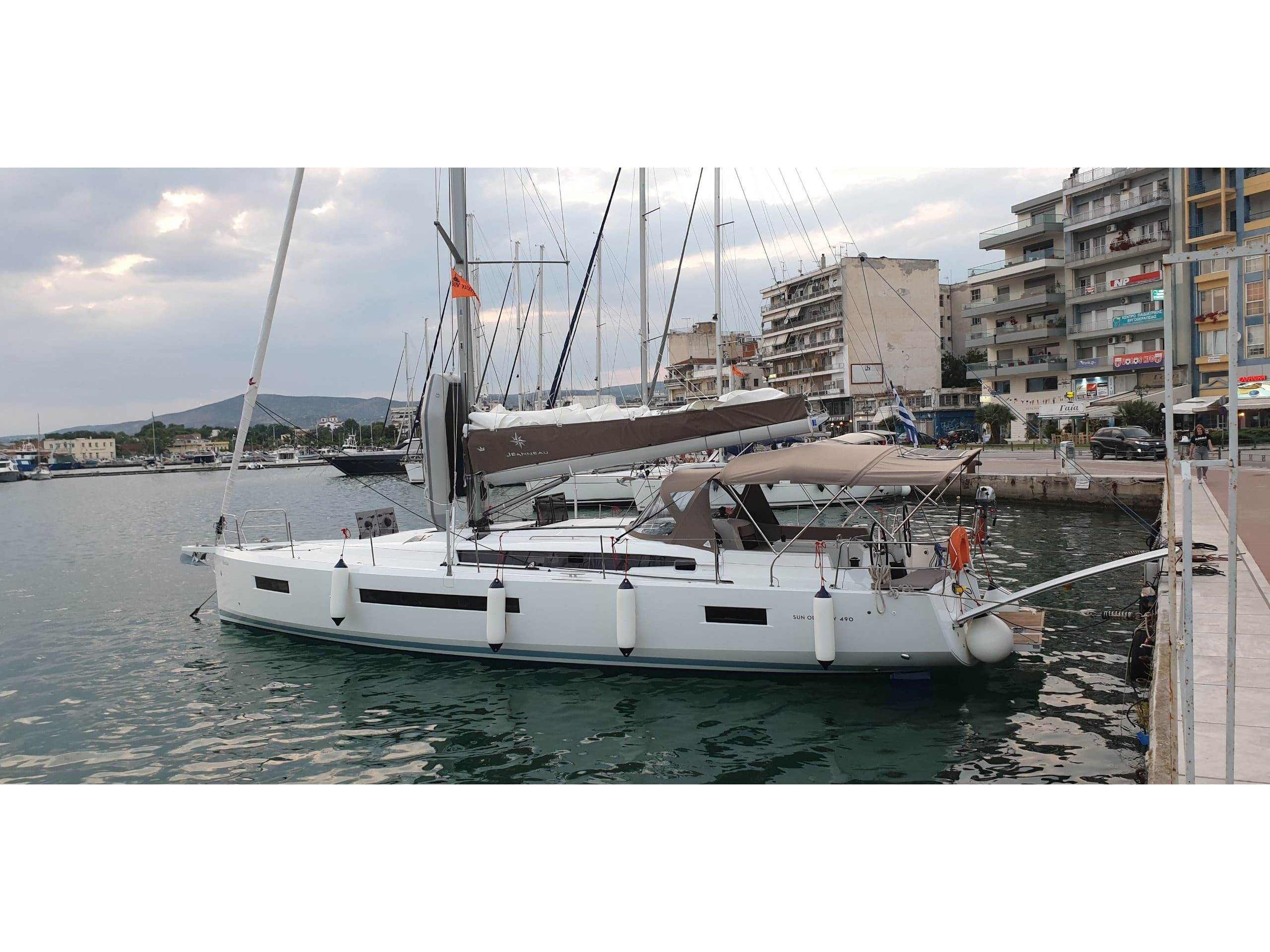 Sun Odyssey 490 - photo
