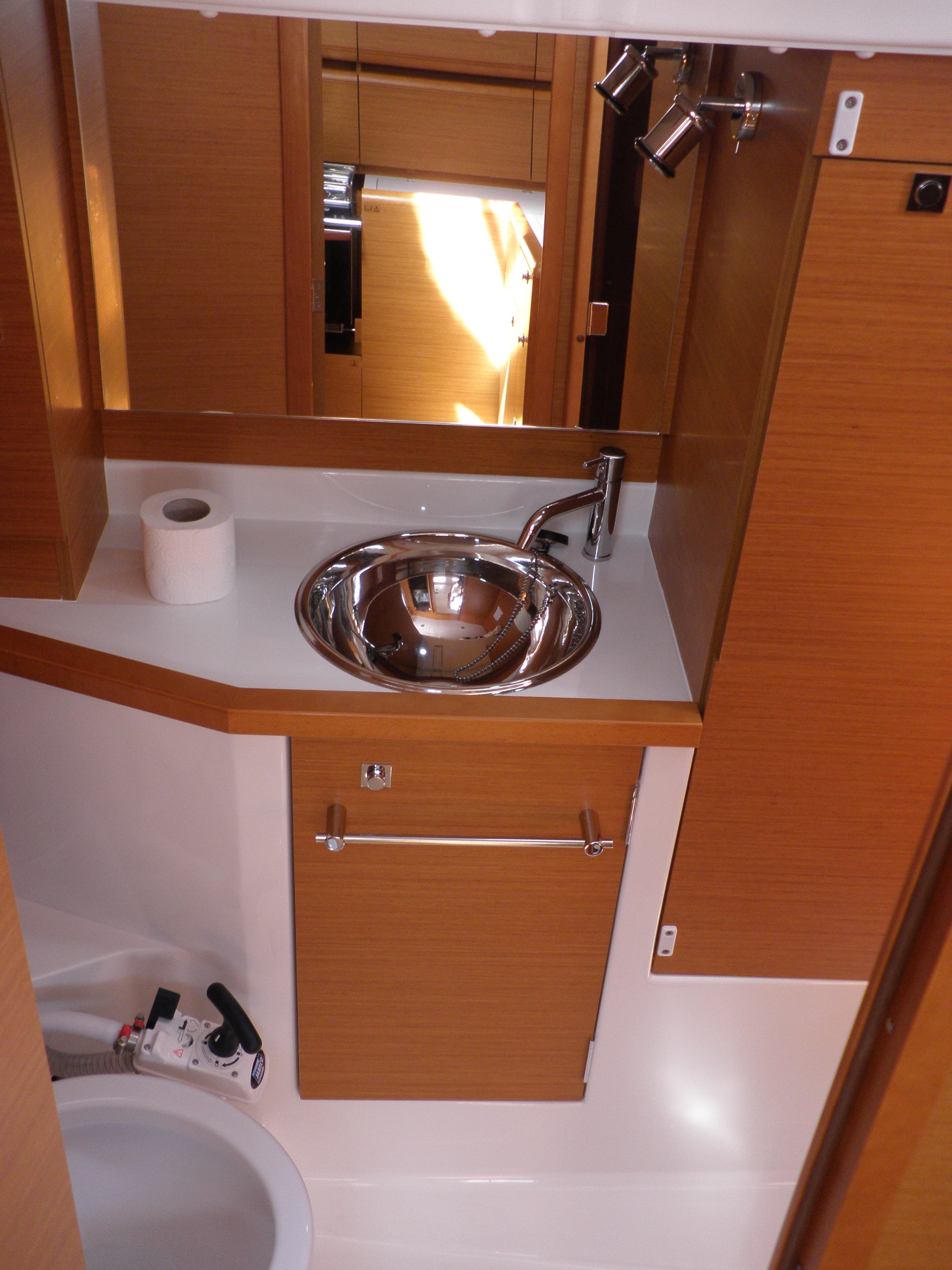 Sun Odyssey 379 - photo 10