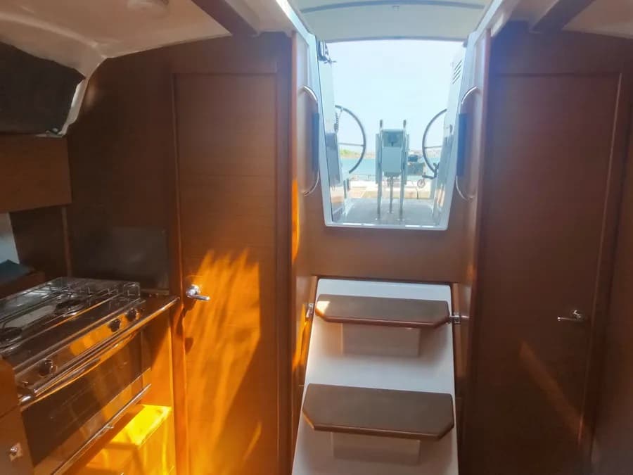 Sun Odyssey 349 - photo 7