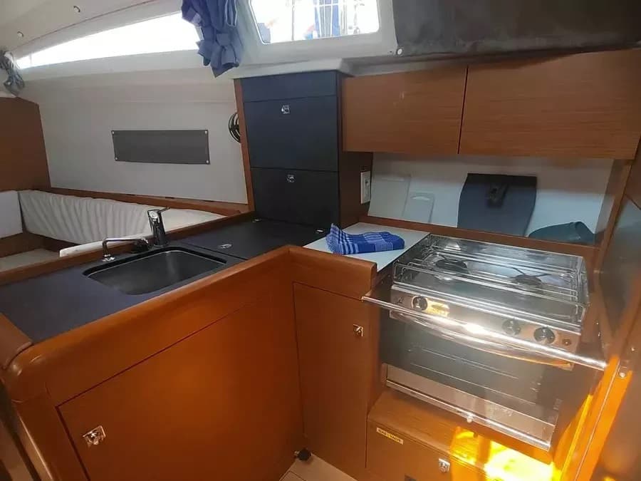 Sun Odyssey 349 - photo 7