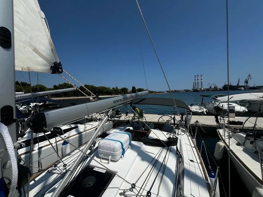 Sun Odyssey 349 - photo 11