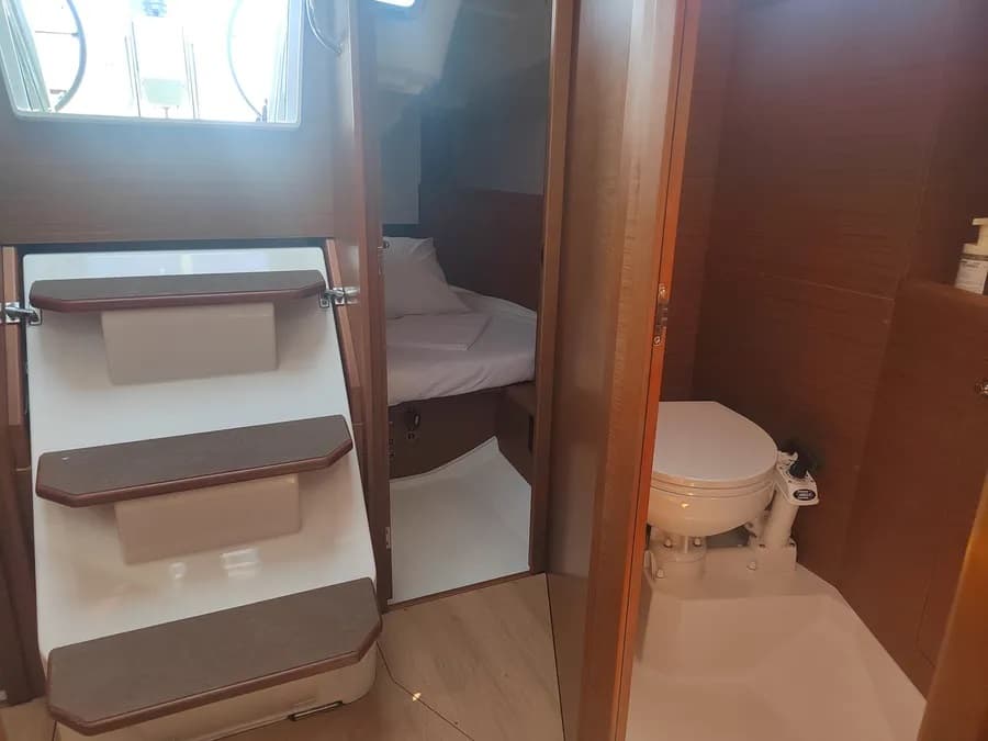 Sun Odyssey 349 - photo 7