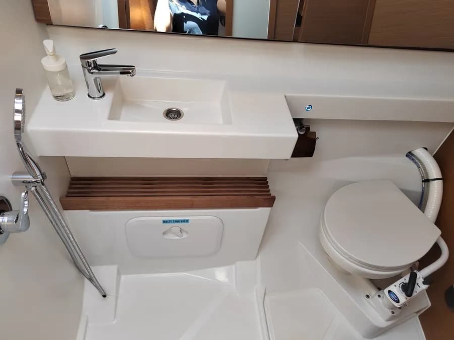 Sun Odyssey 440 - photo 7