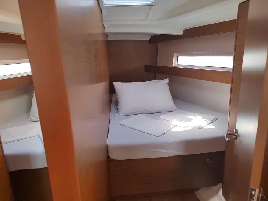 Sun Odyssey 440 - photo 8