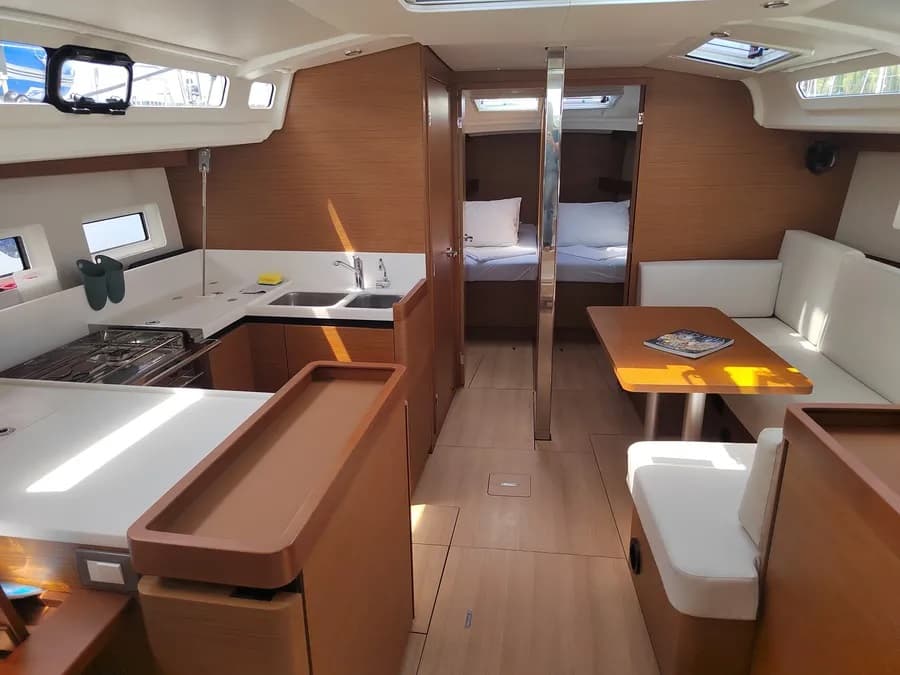 Sun Odyssey 440 - photo 6