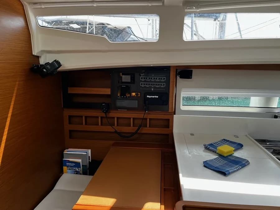 Sun Odyssey 440 - photo 7
